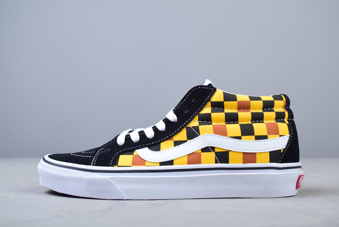 F5 出货 Vans Sk8-Mid 万斯 中帮系列 黑黄橘格子拼色以及黑蓝格子拼色 令人欲罢不能的棋盘格 不允许你没有 经典棋盘格 百看不腻 这个冬季vans邀请你来一起下棋