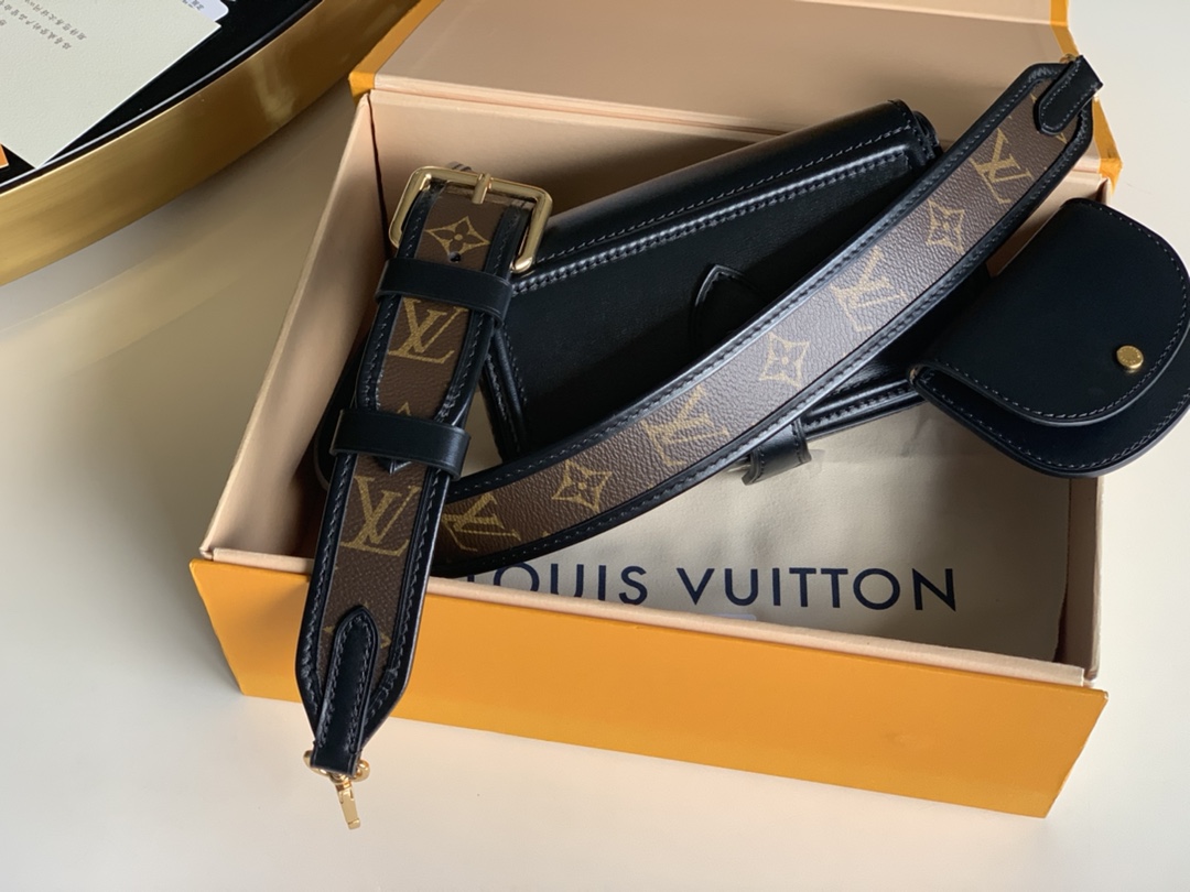 NO:396124,Exclusive real photo of M69841 black full leather shoulder straps coin wallet details, LV [original leather], louis vuitton, wallets19860909独家实拍M69841黑色全皮肩带 零钱包细节,LV【原厂皮】,louis vuitton,wallets,Bag
