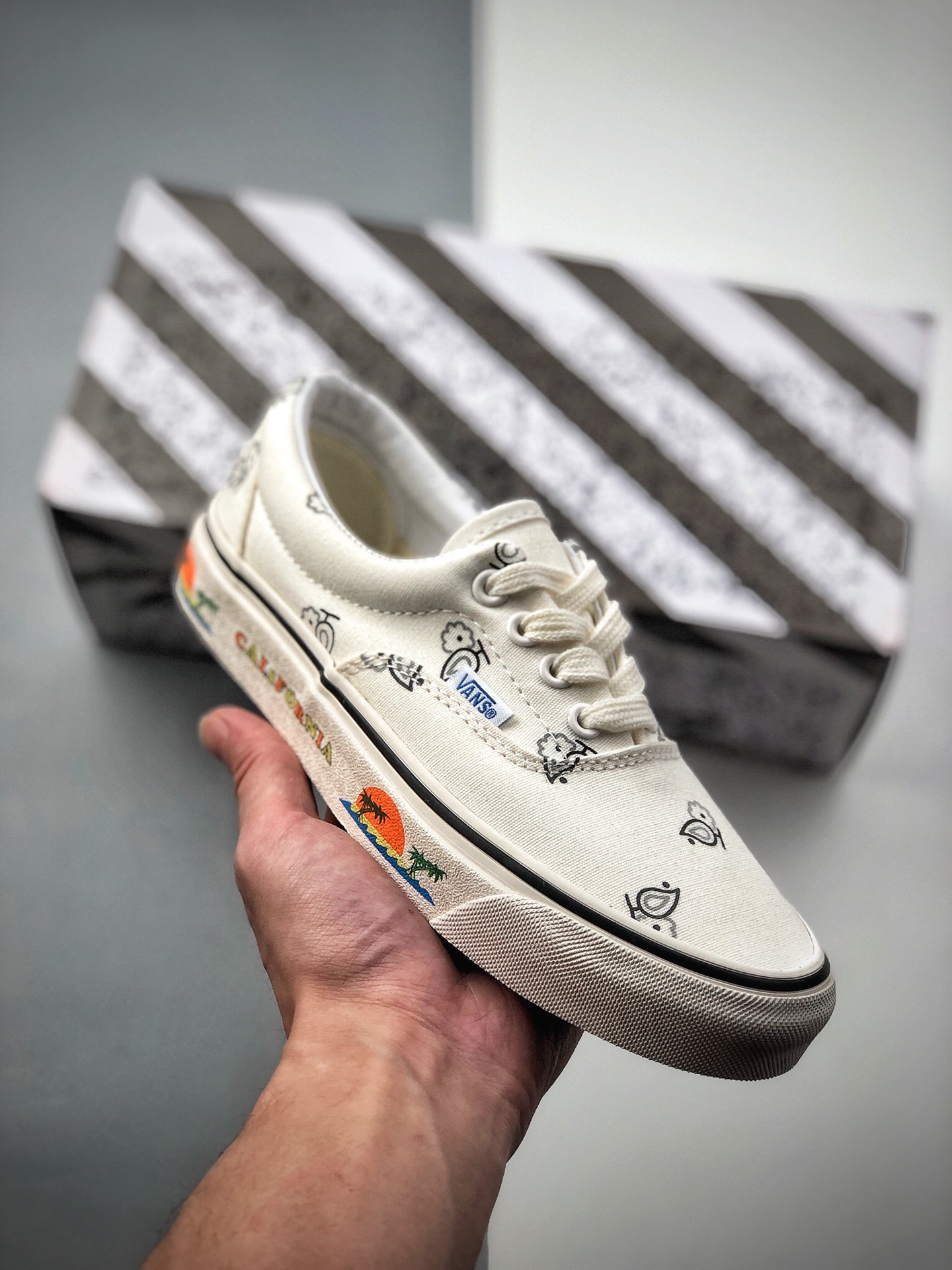 150 Vans Vault OG Era LX 腰果花系列主色调搭配黑色/米色