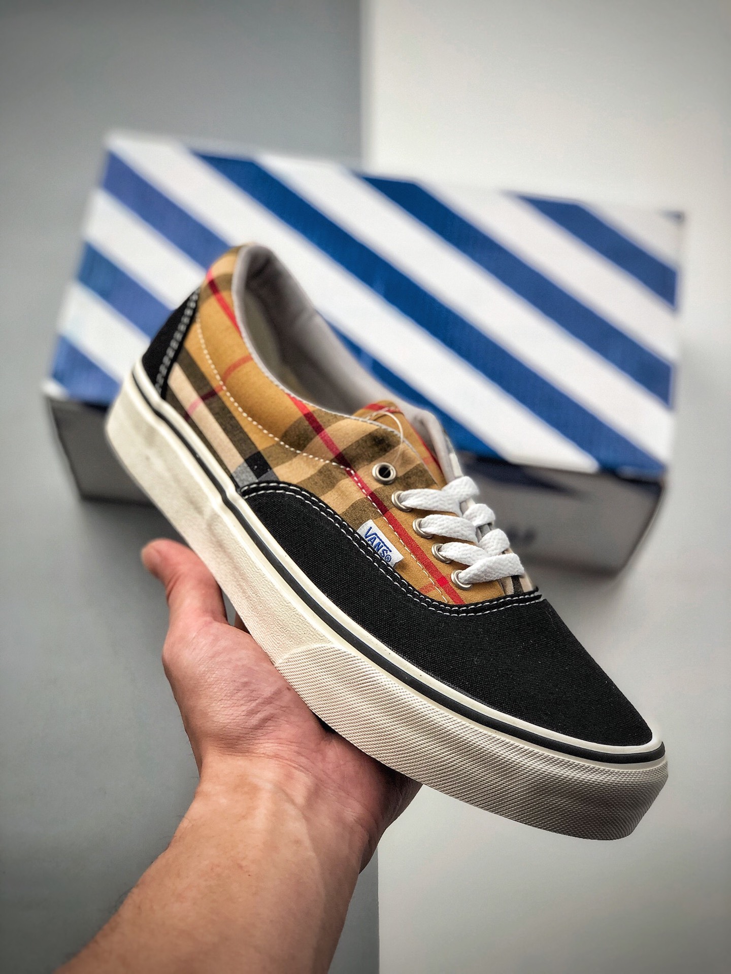 150  BURBERRY/博柏利 X VANS AUTHENTIC  全新联名经典低帮帆布鞋
