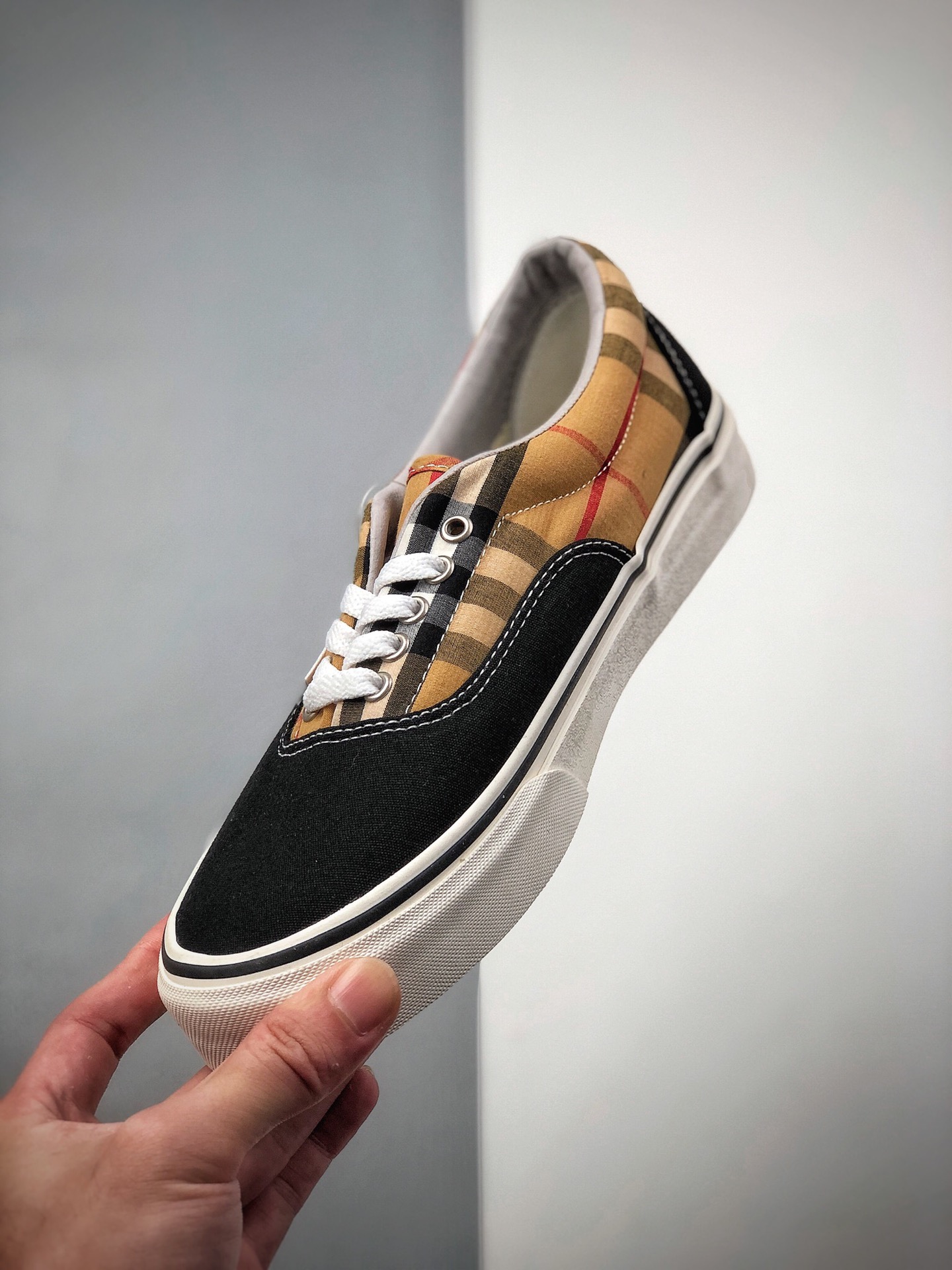 150  BURBERRY/博柏利 X VANS AUTHENTIC  全新联名经典低帮帆布鞋