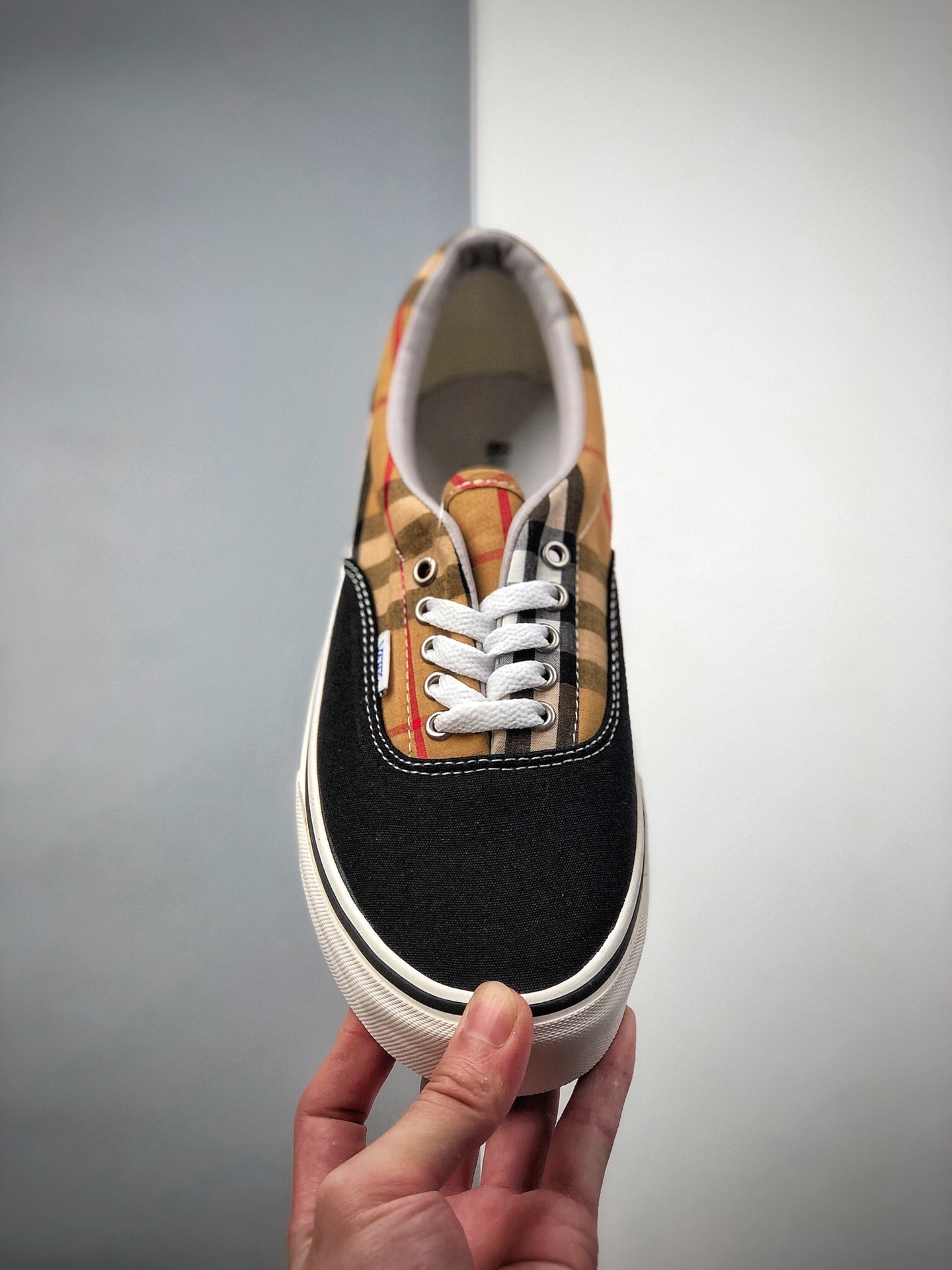 150  BURBERRY/博柏利 X VANS AUTHENTIC  全新联名经典低帮帆布鞋