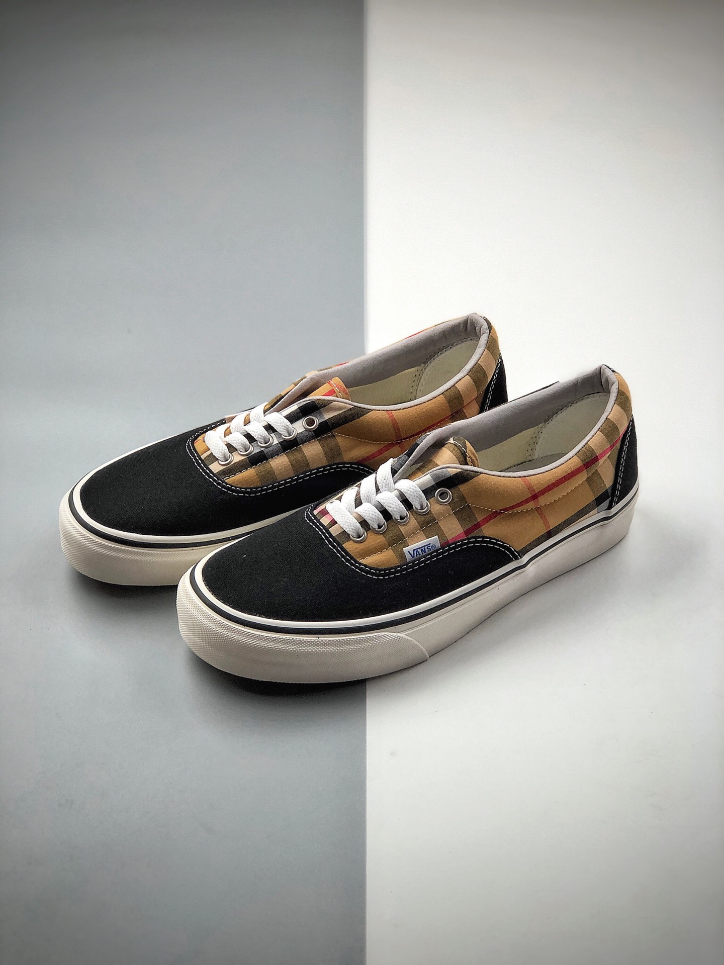 150  BURBERRY/博柏利 X VANS AUTHENTIC  全新联名经典低帮帆布鞋