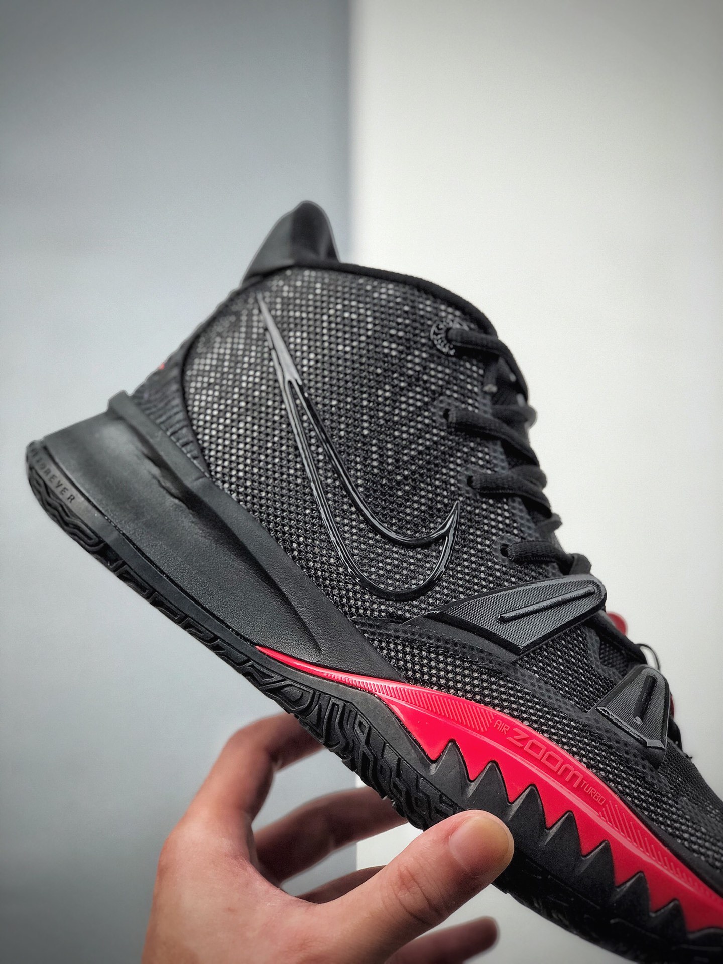 230 欧文全新七代 战靴耐克Nike Kyrie 7 PRE HEAT EP 欧文7代室内休闲运动中帮篮球鞋男鞋CQ9327-001