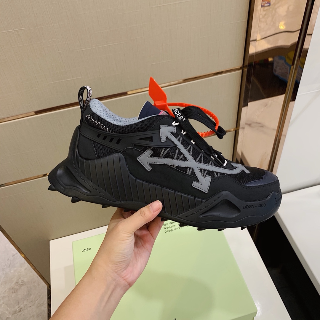 p270 齐色齐色齐色,颜色多多
OFF-WHITE 运动鞋
高版本非福建货
2020 春夏秀款球鞋正式发布独家上线曝光新配色高端版本出货/ 情侣款所有配件均通过定做出产正品裁片 原版比例大箭头定制网眼布双拼牛皮进口机器针车 数控针距精准做工不输大牌里层为高密度透气网眼布/垫脚羊皮私模重工抓地橡胶底 后跟坡度最贴切原版鞋型脱模
TPU大底
码数:男女情侣款35-45
厚底:约4CM 原盒包装配