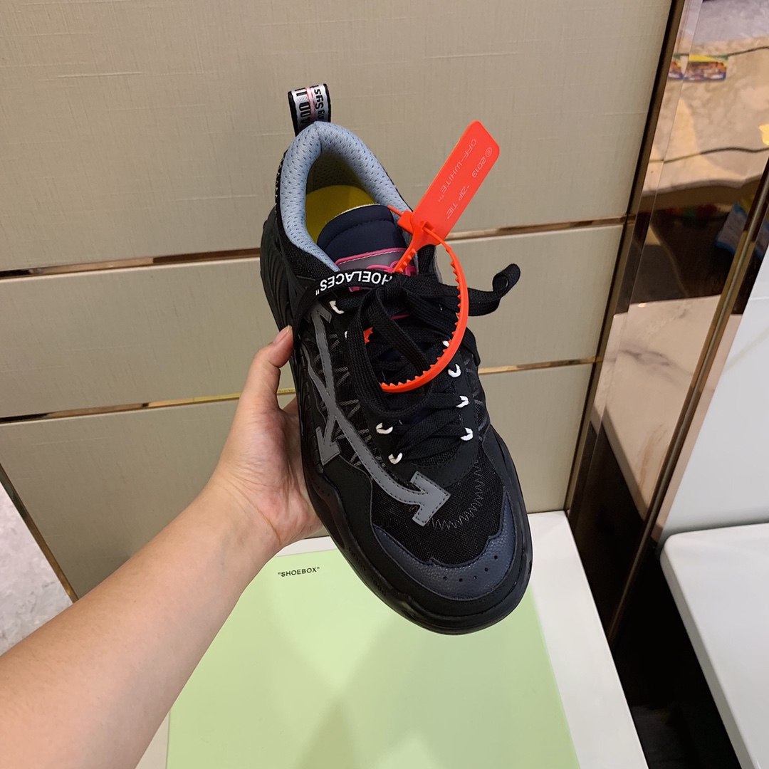p270 齐色齐色齐色,颜色多多
OFF-WHITE 运动鞋
高版本非福建货
2020 春夏秀款球鞋正式发布独家上线曝光新配色高端版本出货/ 情侣款所有配件均通过定做出产正品裁片 原版比例大箭头定制网眼布双拼牛皮进口机器针车 数控针距精准做工不输大牌里层为高密度透气网眼布/垫脚羊皮私模重工抓地橡胶底 后跟坡度最贴切原版鞋型脱模
TPU大底
码数:男女情侣款35-45
厚底:约4CM 原盒包装配