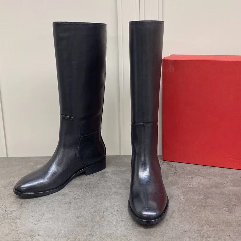 Salvatore Ferragamo Gancini Boots: Design, Materials, and Pricing - 图片 4