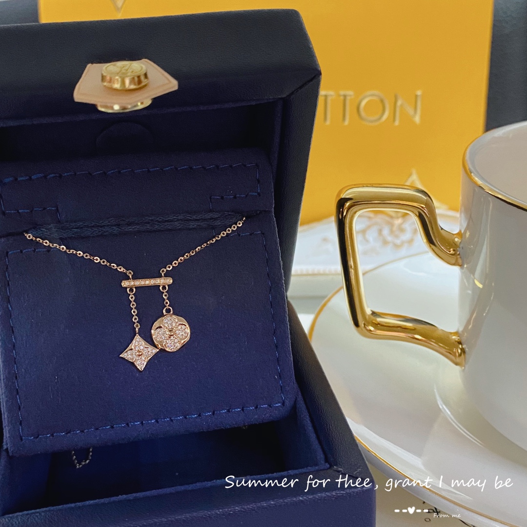 Louis Vuitton Jewelry Necklaces & Pendants Set With Diamonds