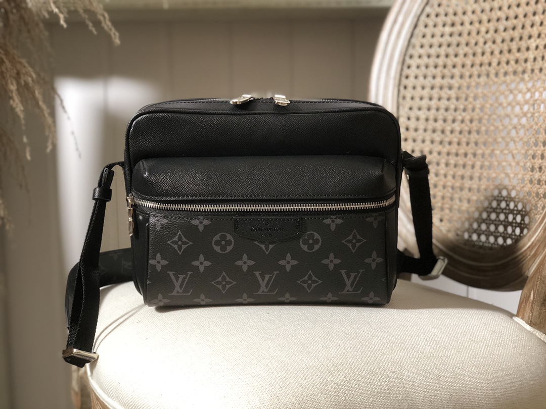 What is a counter quality
 Louis Vuitton LV Outdoor Messenger Bags Black Silver Monogram Canvas Spring/Summer Collection M30233