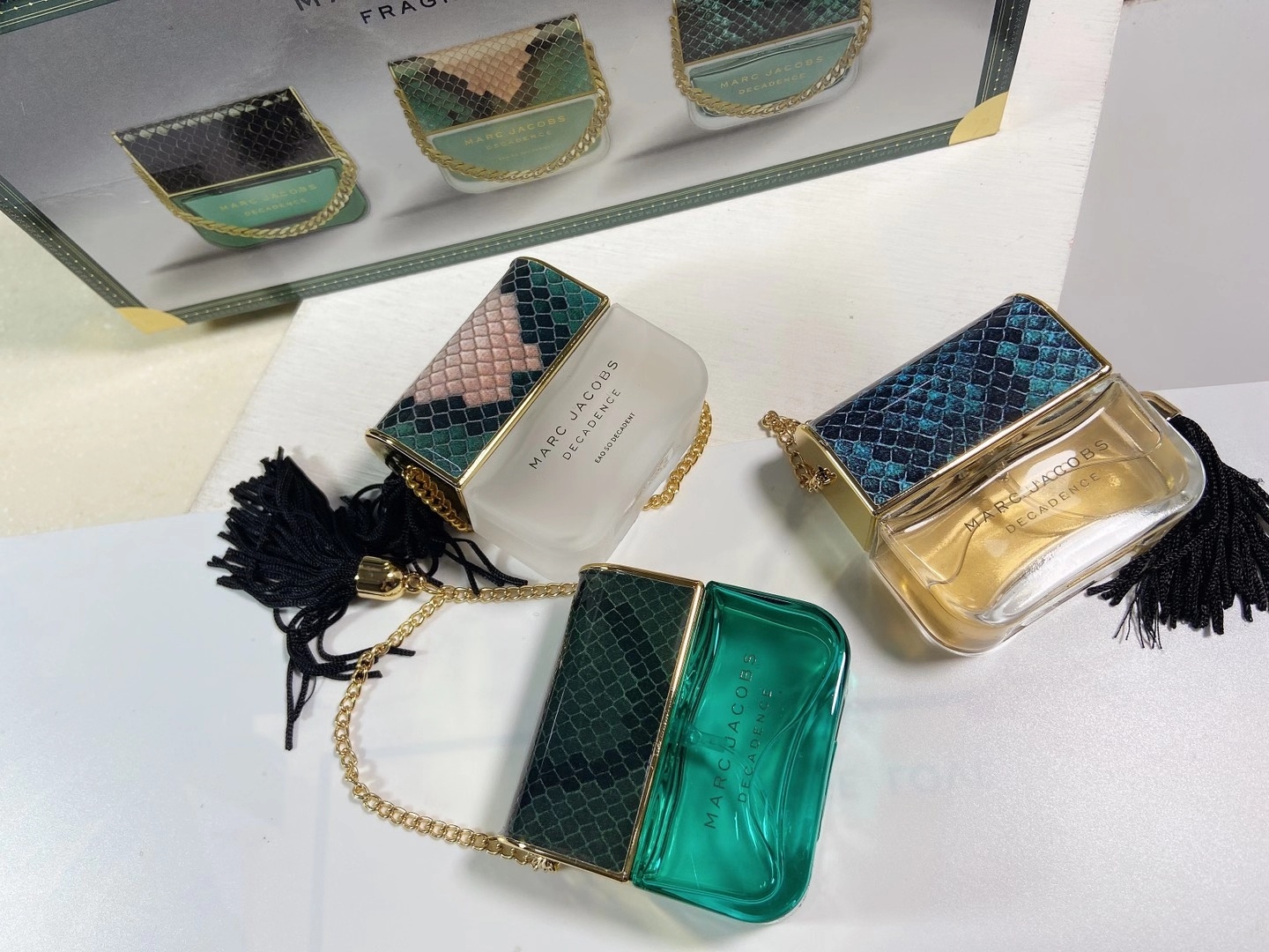 95💰原单品质
法国Marc Jacobs/马克雅可布 香水3件套 25MLX3💝💝Daisy手提款～😱😱Daisy的外包装设计独具匠心👻👻。更高档的包装设计，送人首选❤❤情人节礼物🎁首选