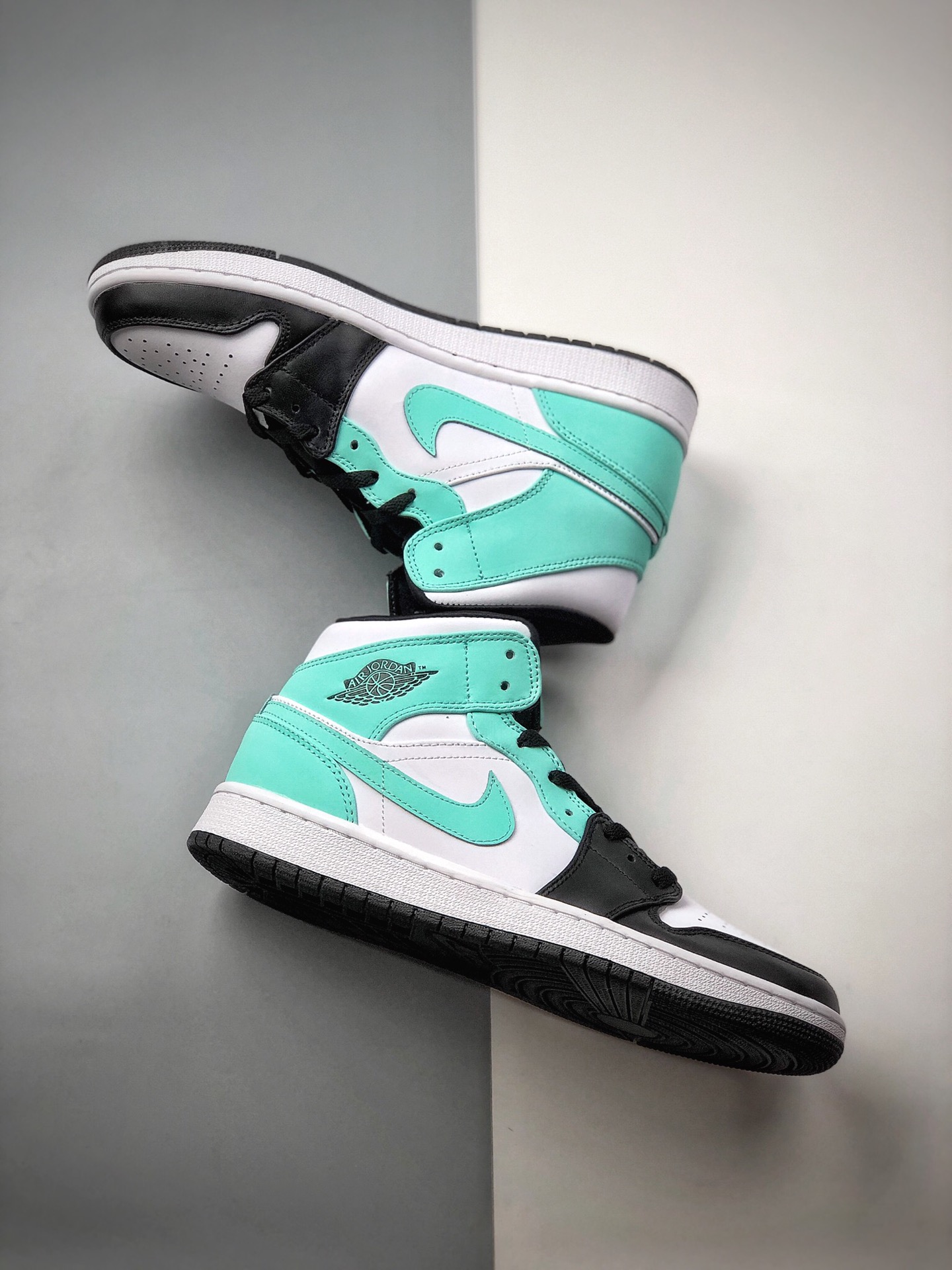250 乔丹/Air Jordan 乔丹1代中帮系列Air Jordan 1 Mid湖水绿  554724-132