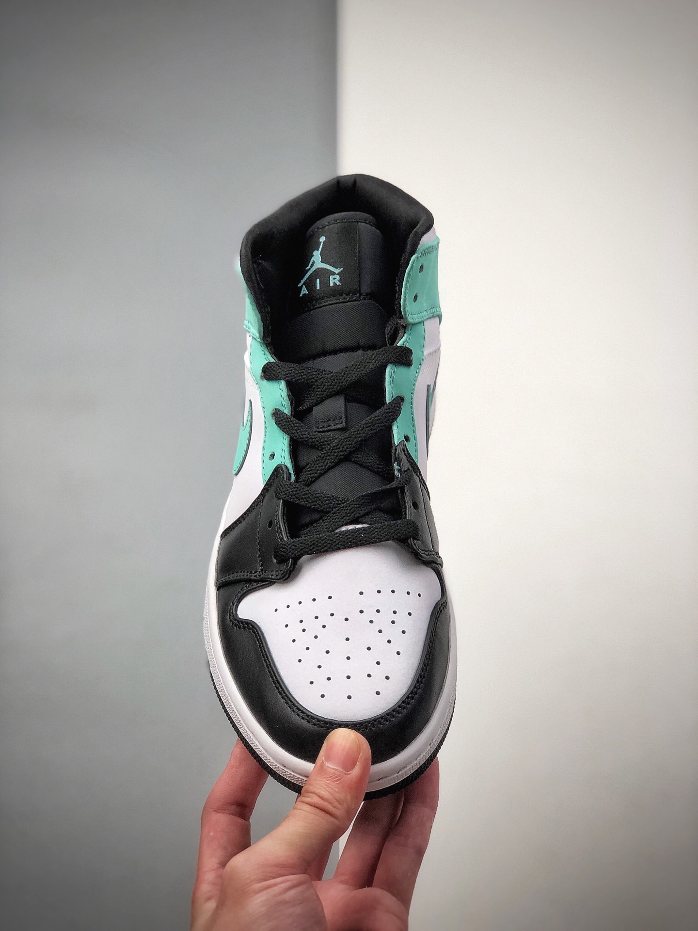 250 乔丹/Air Jordan 乔丹1代中帮系列Air Jordan 1 Mid湖水绿  554724-132