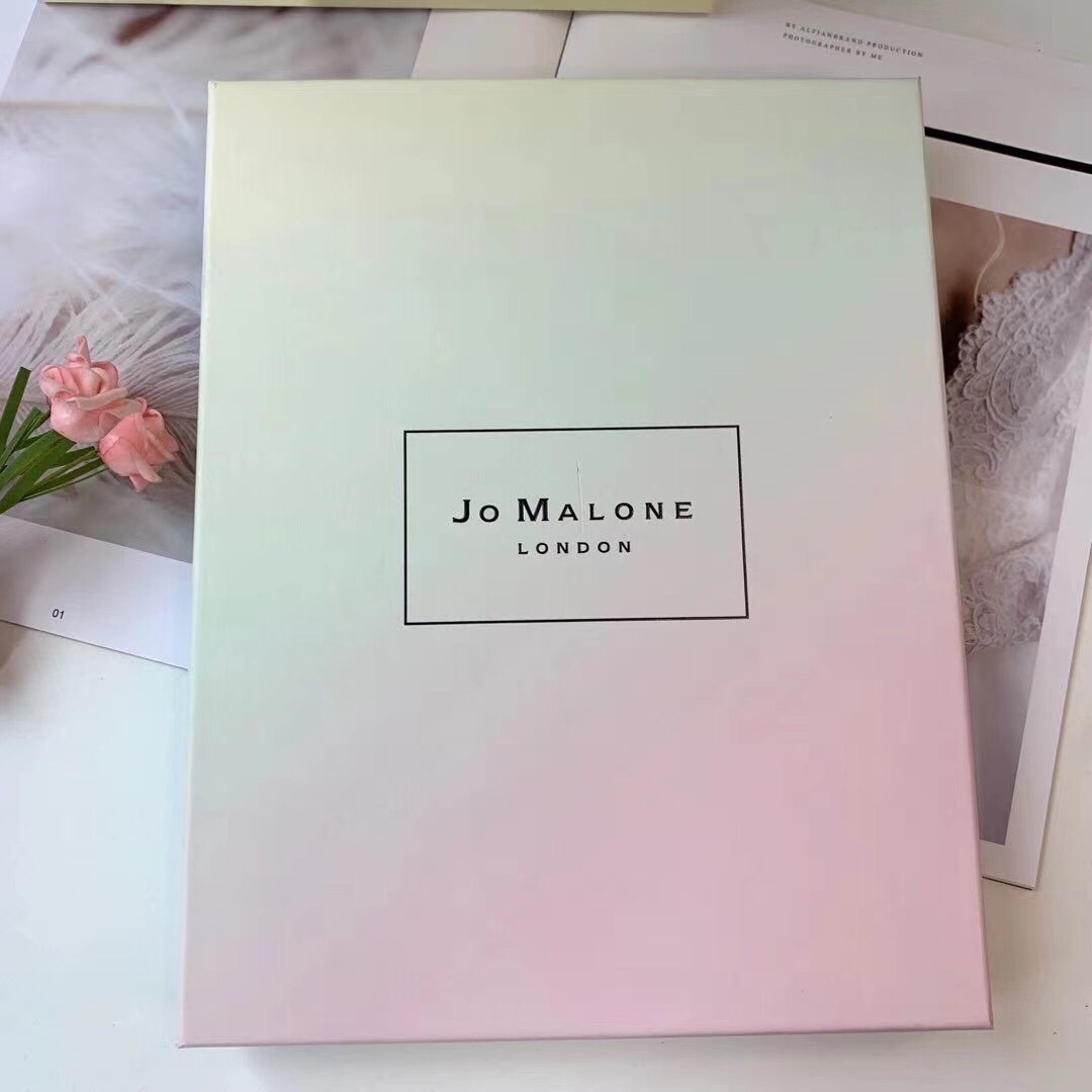 Jo Malone London Miniature Fragrance Set, 12-Piece Flower Garden Collection 2 i1600668668 4956 1