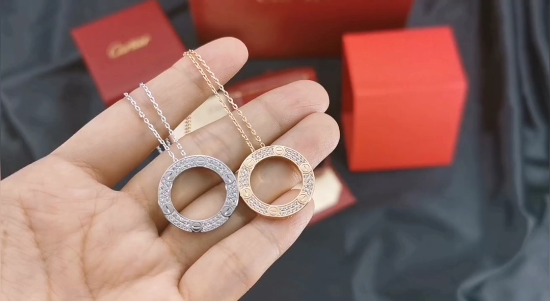 Cartier 卡地亚 玫瑰金LOVE满钻圆饼 锁骨项链