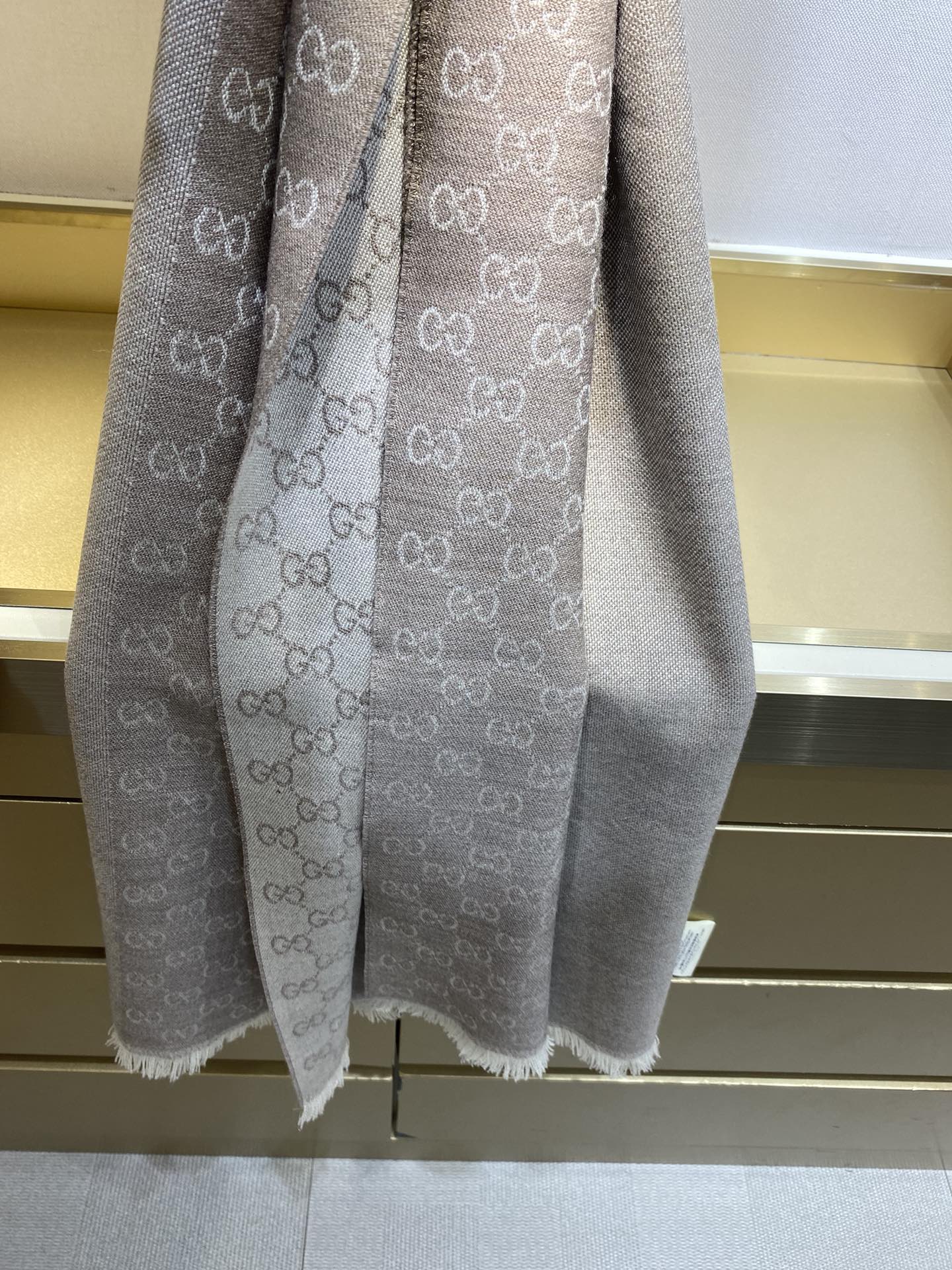 Gucci Reversible Jacquard Wool-Silk Blend Scarf, 40 x 180 cm 5 i1600743120 4777 3