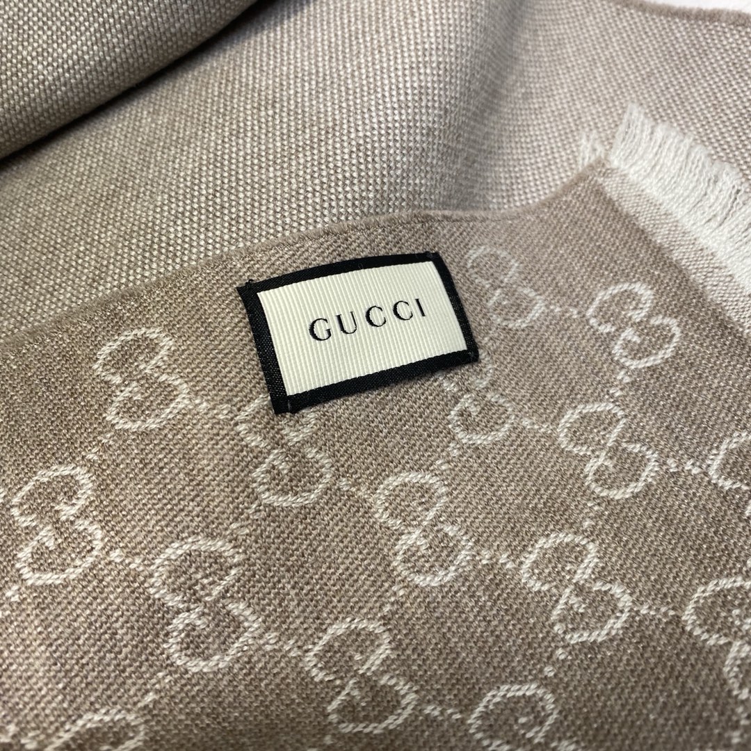 Gucci Reversible Jacquard Wool-Silk Blend Scarf, 40 x 180 cm 6 i1600743120 5215 4
