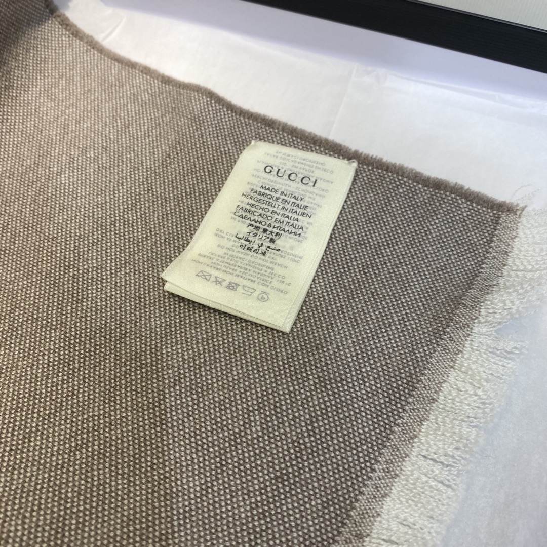 Gucci Reversible Jacquard Wool-Silk Blend Scarf, 40 x 180 cm 9 i1600743120 5355 7