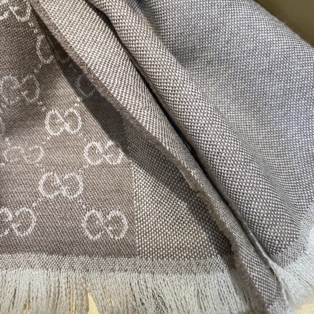Gucci Reversible Jacquard Wool-Silk Blend Scarf, 40 x 180 cm 7 i1600743120 5883 5
