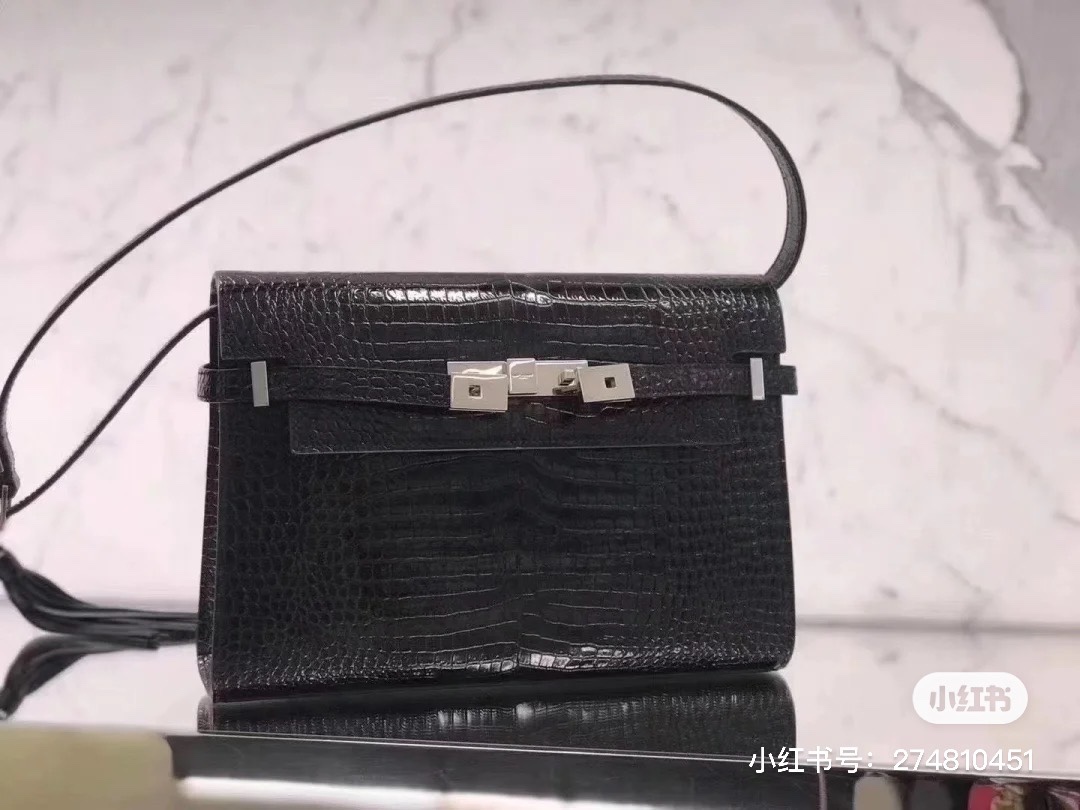Ysl 𝑴𝒂𝒏𝒉𝒂𝒕𝒕𝒂𝒏曼哈顿法棍包 579271黑色鳄鱼纹银扣