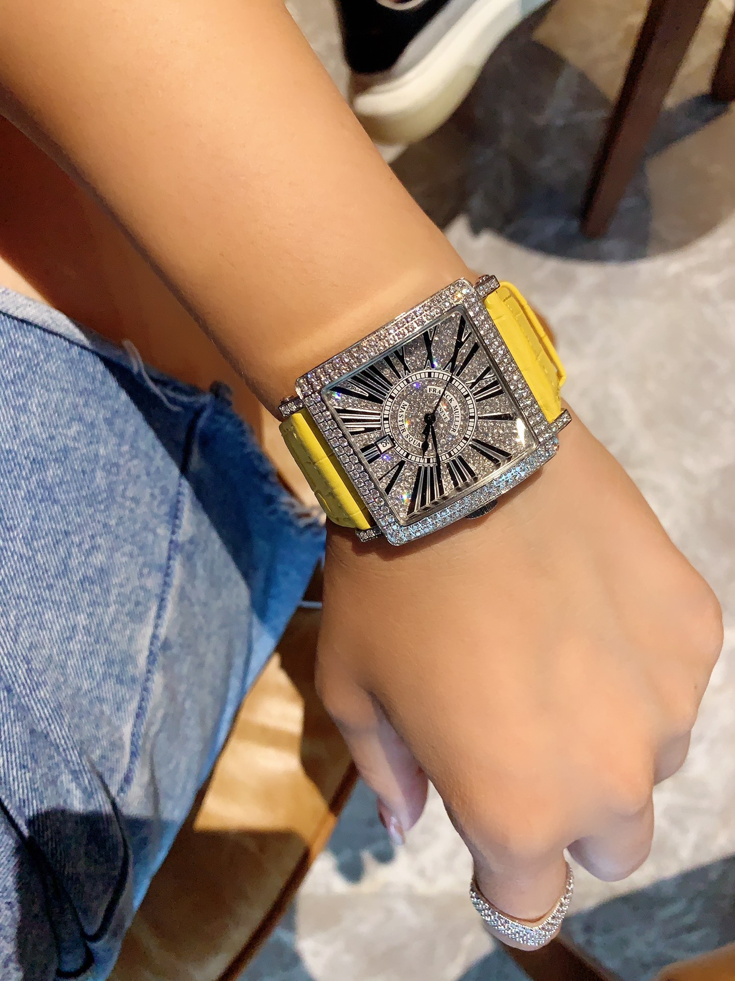 “Frank Muller’s 36.5mm Square Wristwatch with Swiss Quartz Core and Steel Casing” - 图片 3