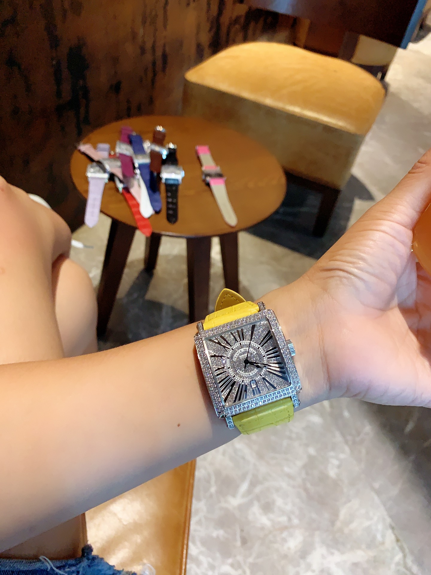“Frank Muller’s 36.5mm Square Wristwatch with Swiss Quartz Core and Steel Casing” - 图片 6