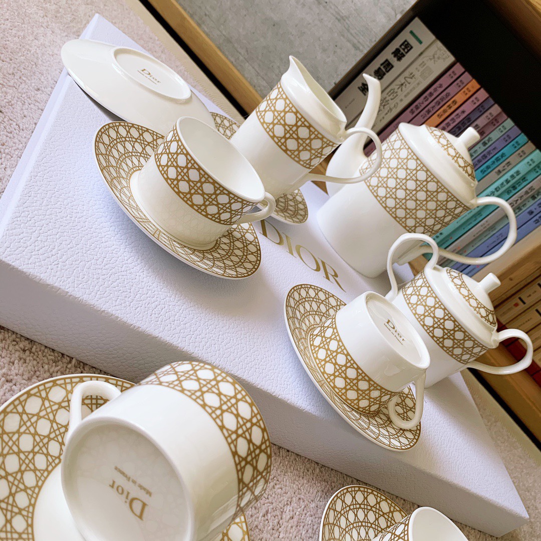 Dior Yellow Check 15-Piece Coffee Set - Comprehensive 4