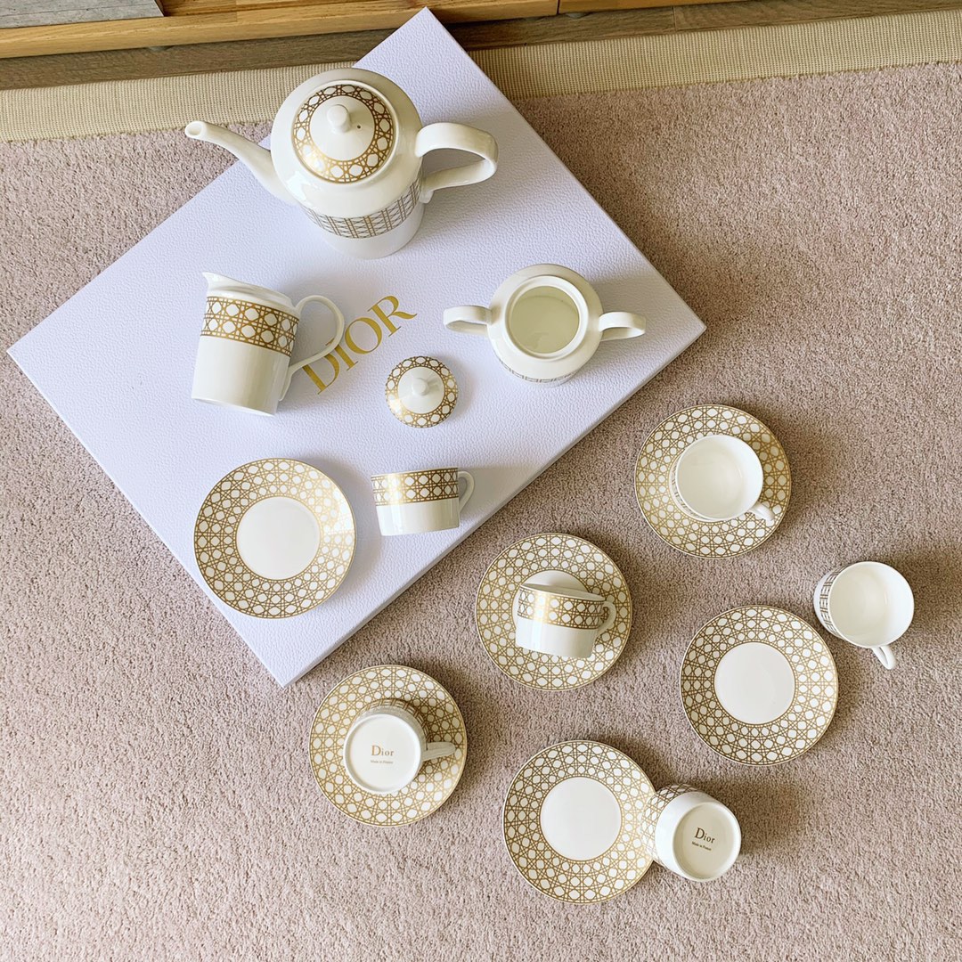 Dior Yellow Check 15-Piece Coffee Set - Comprehensive 3