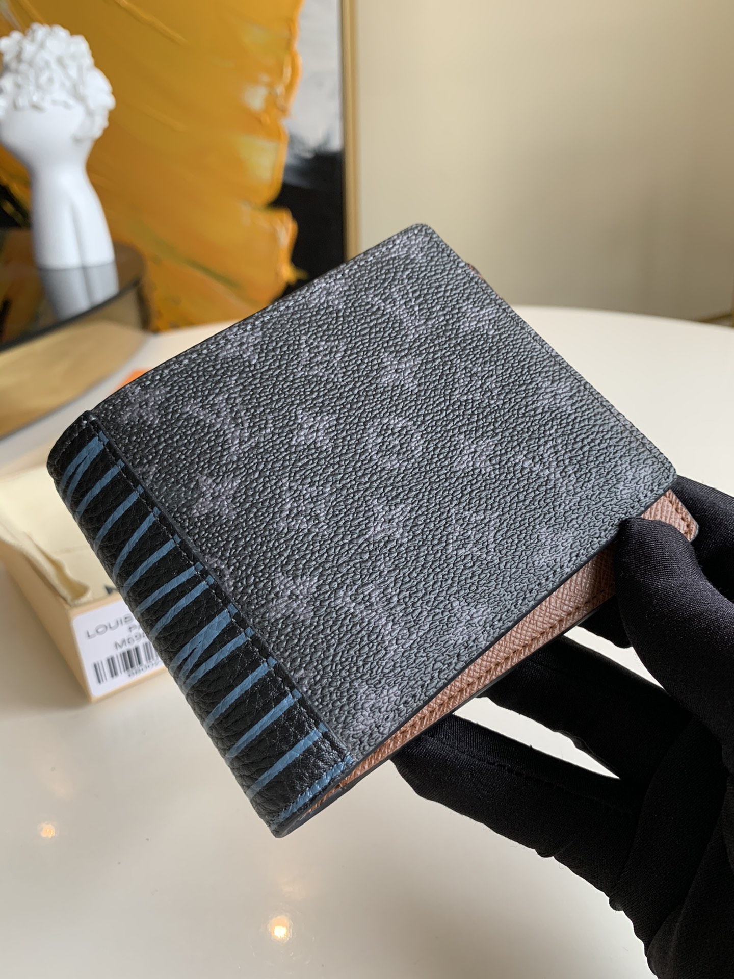 NO:396136,【Exclusive real shot M69699】MULTIPLE wallet Virgil Abloh is here to inject Patchwork fun art spelling into the winter and autumn Multiple wallet, creating a classic Monogram pattern and Epi pattern, with card slots, bill partitions and side mezzanines, creating a gift for personal selection. 11.5 x 9.0 x 1.5 cm A.,LV [original leather],louis vuitton19860909【独家实拍M69699】MULTIPLE 钱夹 Virgil Abloh 于 此为冬秋 Multiple 钱夹注入 Patchwork 趣术艺贴拼味,创融意合经典 Monogram 图案和 Epi 图案,内设卡位、票钞隔层和侧夹层,成就个性选之礼赠.11.5 x 9.0 x 1.5 cm A.,LV【原厂皮】,louis vuitton,Bag