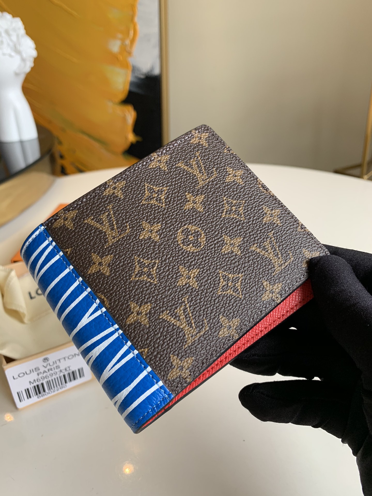 NO:396137,【Exclusive real photo M69699 big red】MULTIPLE wallet Virgil Abloh is here to inject Patchwork fun art spelling into the winter and autumn Multiple wallet, creating a classic Monogram pattern and Epi pattern, with card slots, bill partitions and side mezzanines, creating a gift for personal selection. 11.5 x 9.0 x 1.5 cm A.,LV [original leather],louis vuitton19860909【独家实拍M69699大红】MULTIPLE 钱夹 Virgil Abloh 于 此为冬秋 Multiple 钱夹注入 Patchwork 趣术艺贴拼味,创融意合经典 Monogram 图案和 Epi 图案,内设卡位、票钞隔层和侧夹层,成就个性选之礼赠.11.5 x 9.0 x 1.5 cm A.,LV【原厂皮】,louis vuitton,Bag