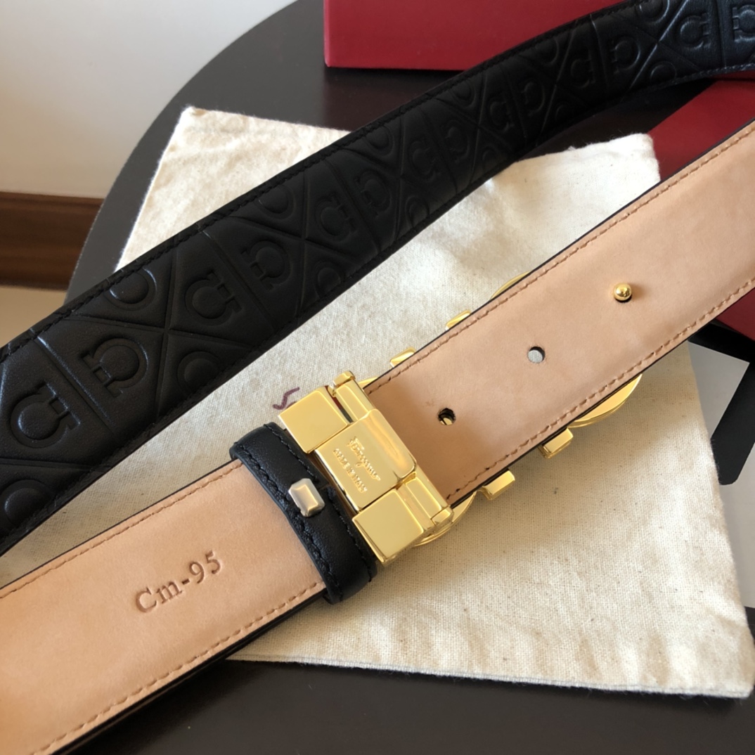 Salvatore  Ferragamo菲拉格慕男士3.5cm精致双圈金属三层夹扣，头层牛皮压纹进口树膏底，百搭大气单品。6524170