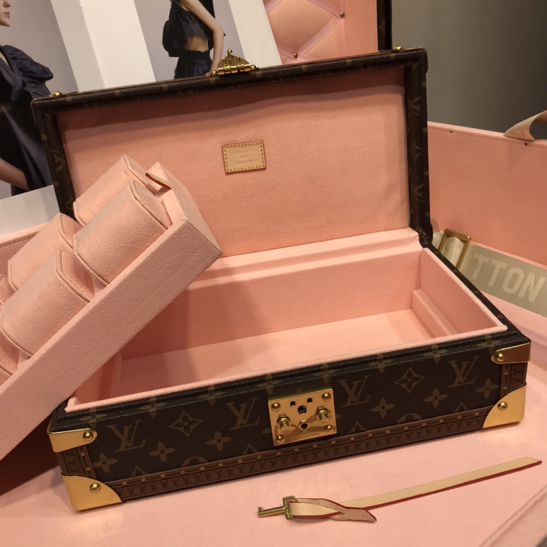 Louis Vuitton Monogram Canvas 8 Watch Case Jewelry Box, 34 x 18 x 11 cm 4 i1600874383 2423 2