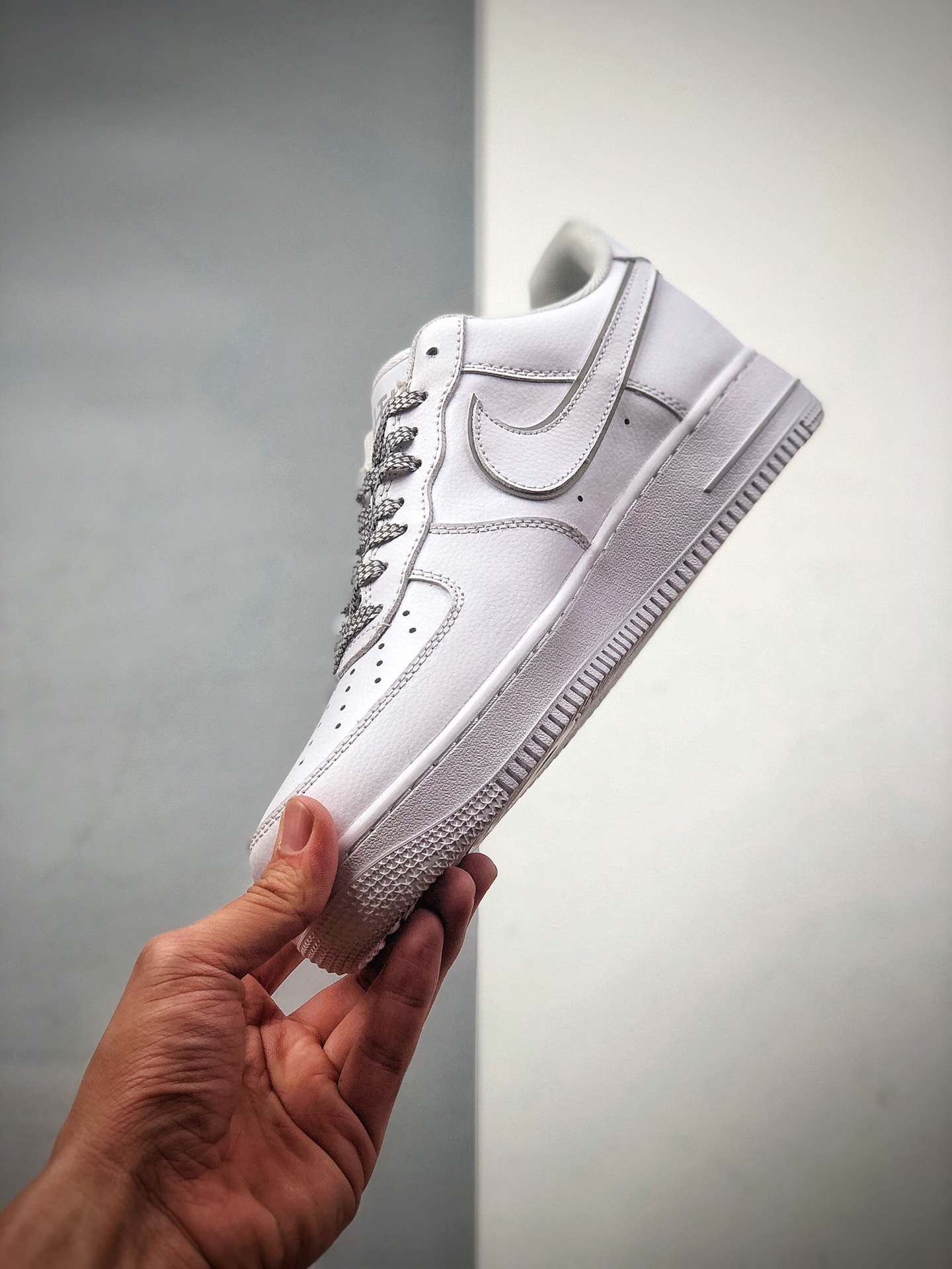 180  Nike Air Force 1 空军一号低帮休闲运动板鞋  货号：CR7792-022