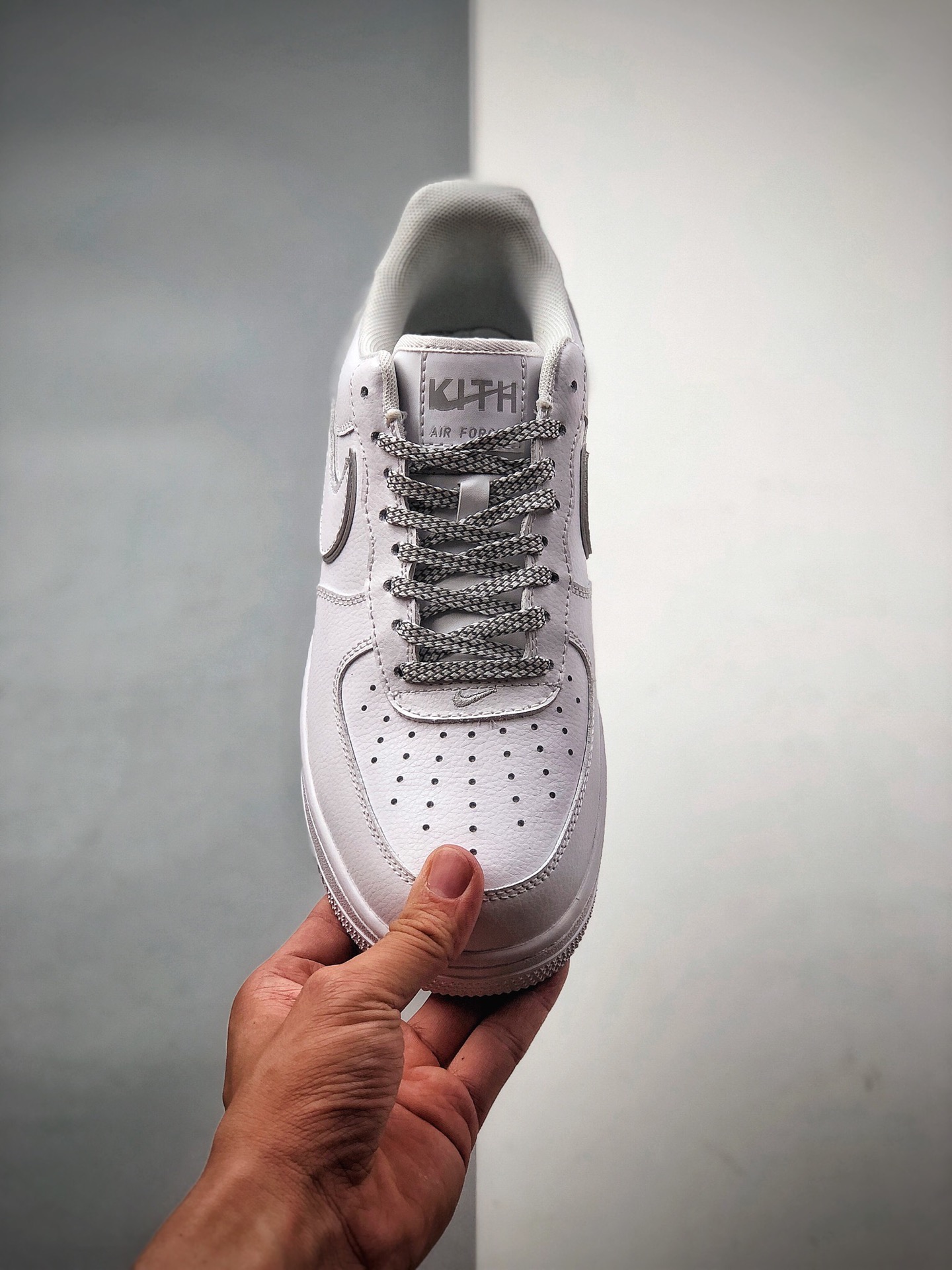 180  Nike Air Force 1 空军一号低帮休闲运动板鞋  货号：CR7792-022
