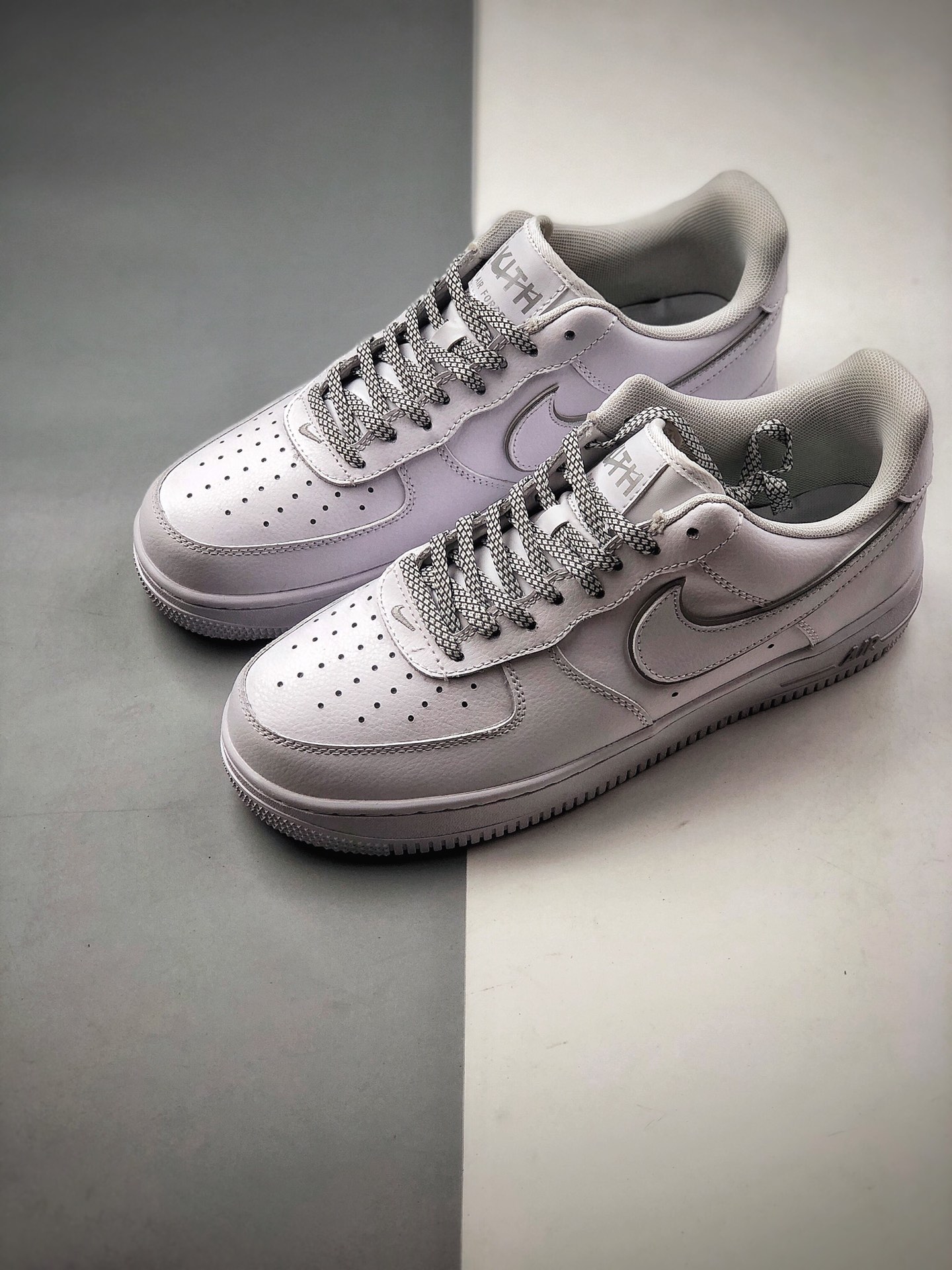 180  Nike Air Force 1 空军一号低帮休闲运动板鞋  货号：CR7792-022