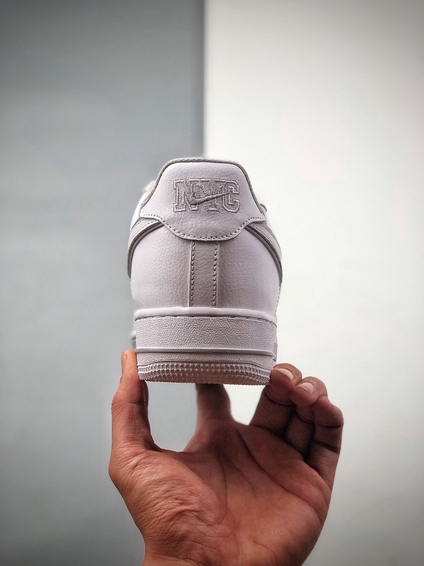 180  Nike Air Force 1 空军一号低帮休闲运动板鞋  货号：CR7792-022