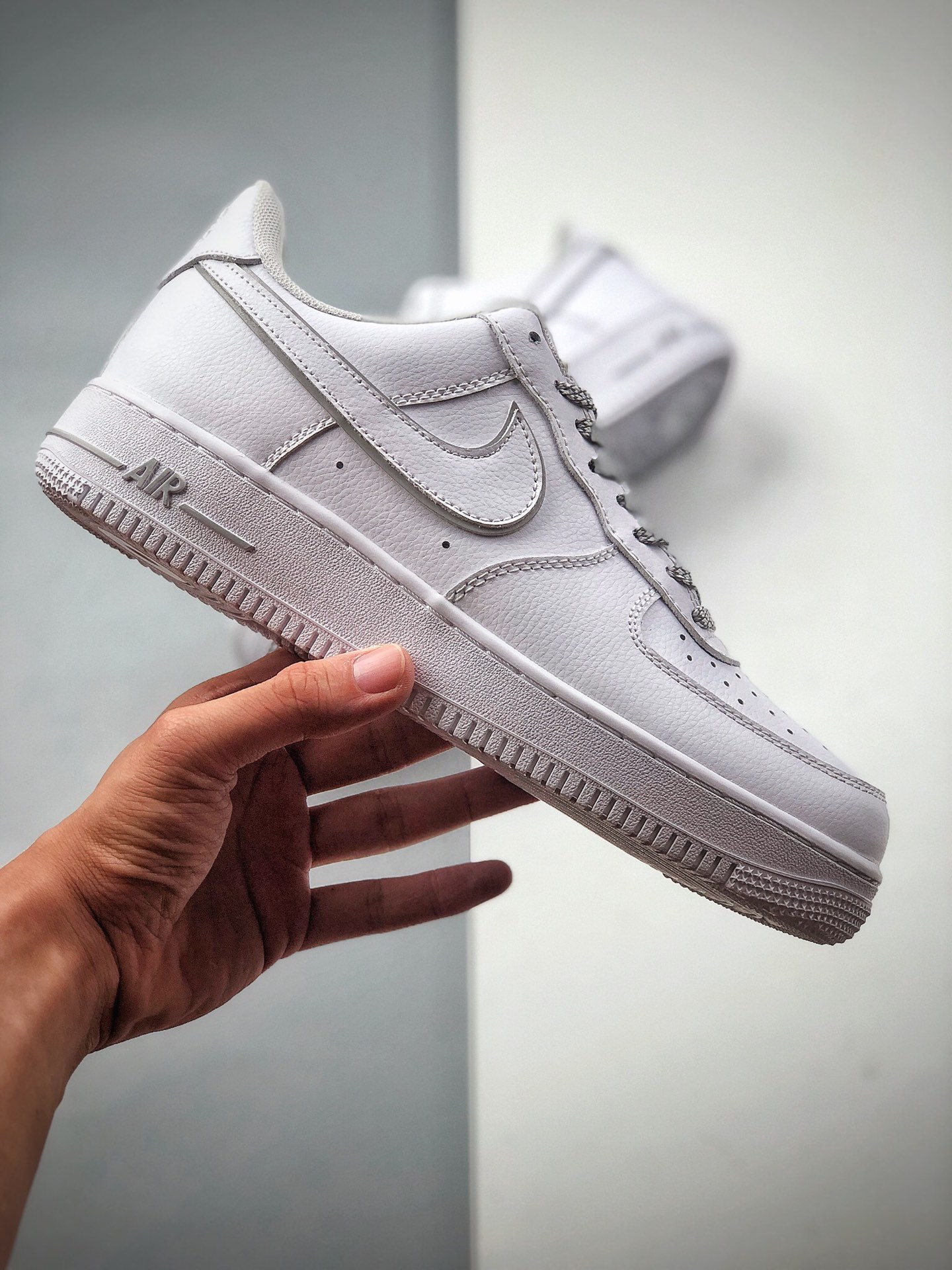 180  Nike Air Force 1 空军一号低帮休闲运动板鞋  货号：CR7792-022