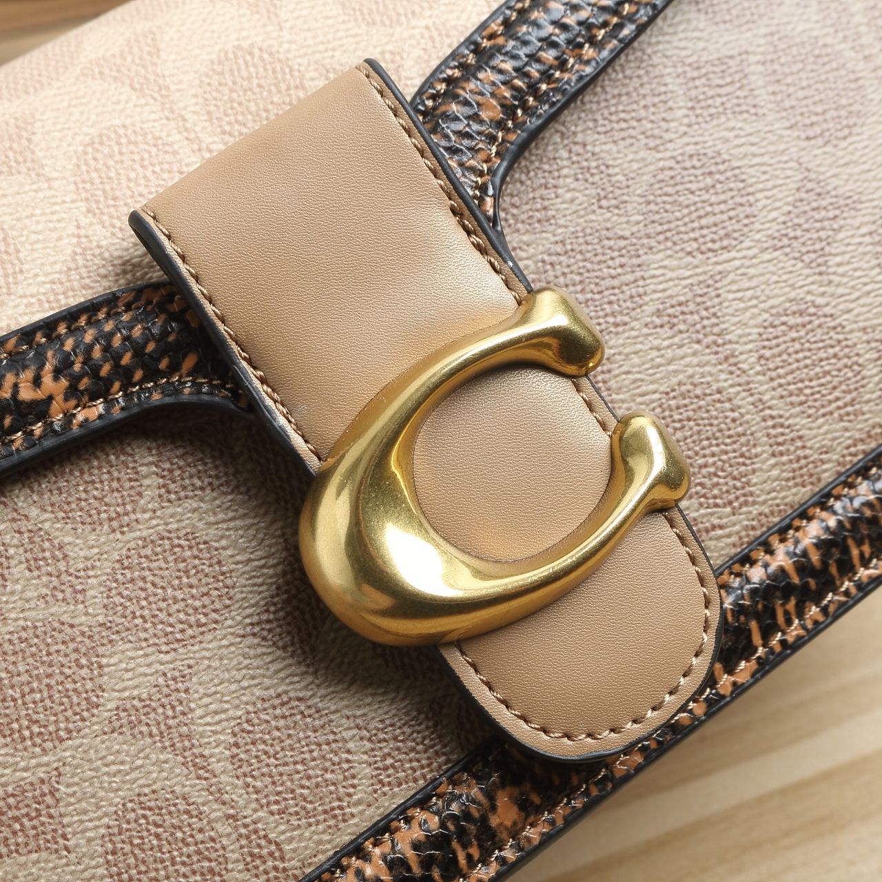 Review: High-Quality COACH Quest Tabby Wine Pack – Stylish and Functional - 图片 6