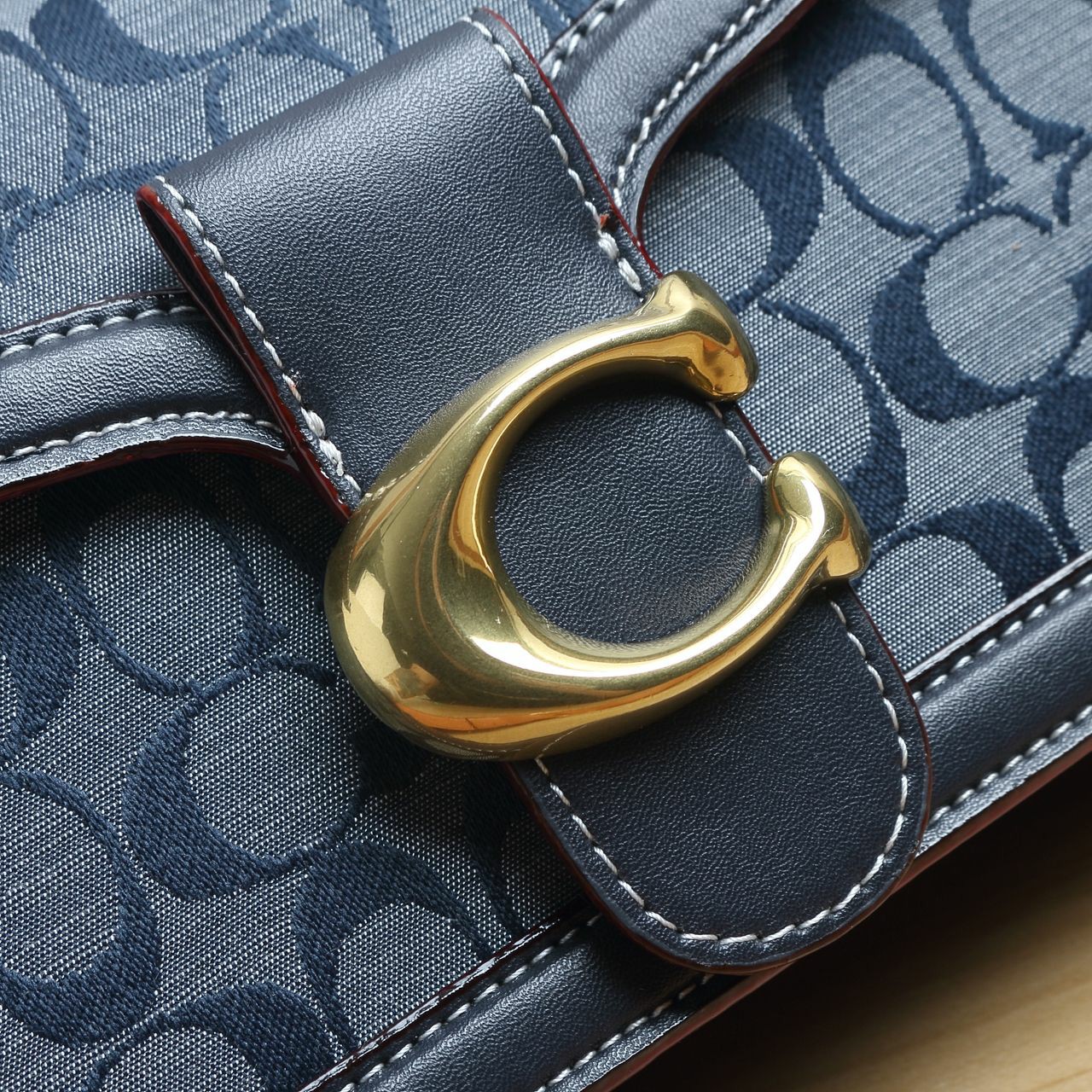 Review: COACH Quest Tabby Wine Pack – High Quality and Practical Choice - 图片 6