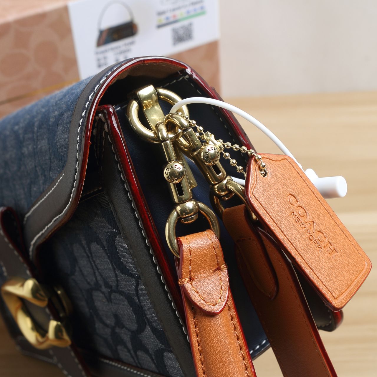 Review: COACH Quest Tabby Wine Pack – High Quality and Practical Choice - 图片 7