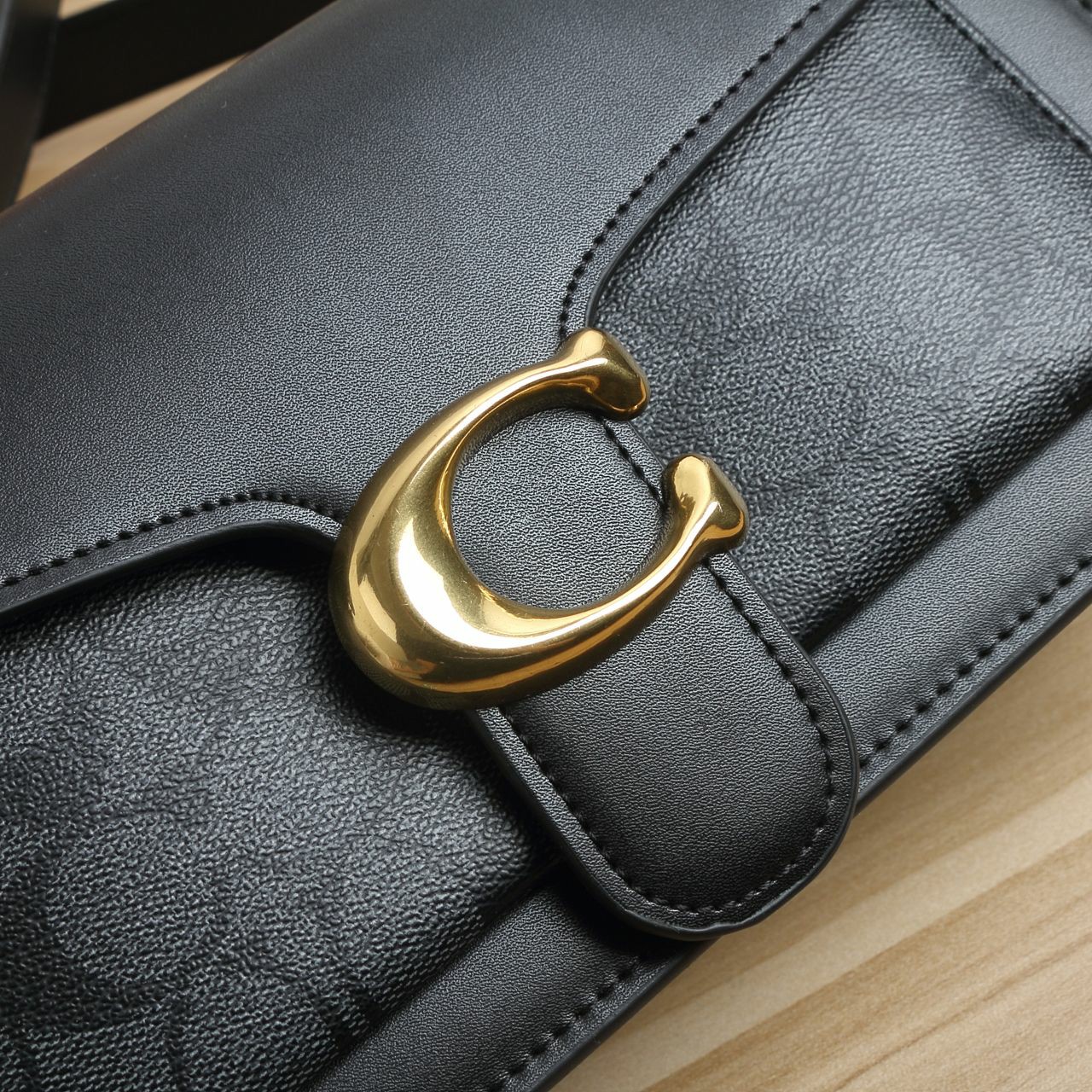Review: High-Quality COACH Quest Tabby Wine Pack – Beautiful, Practical, and Spacious - 图片 4