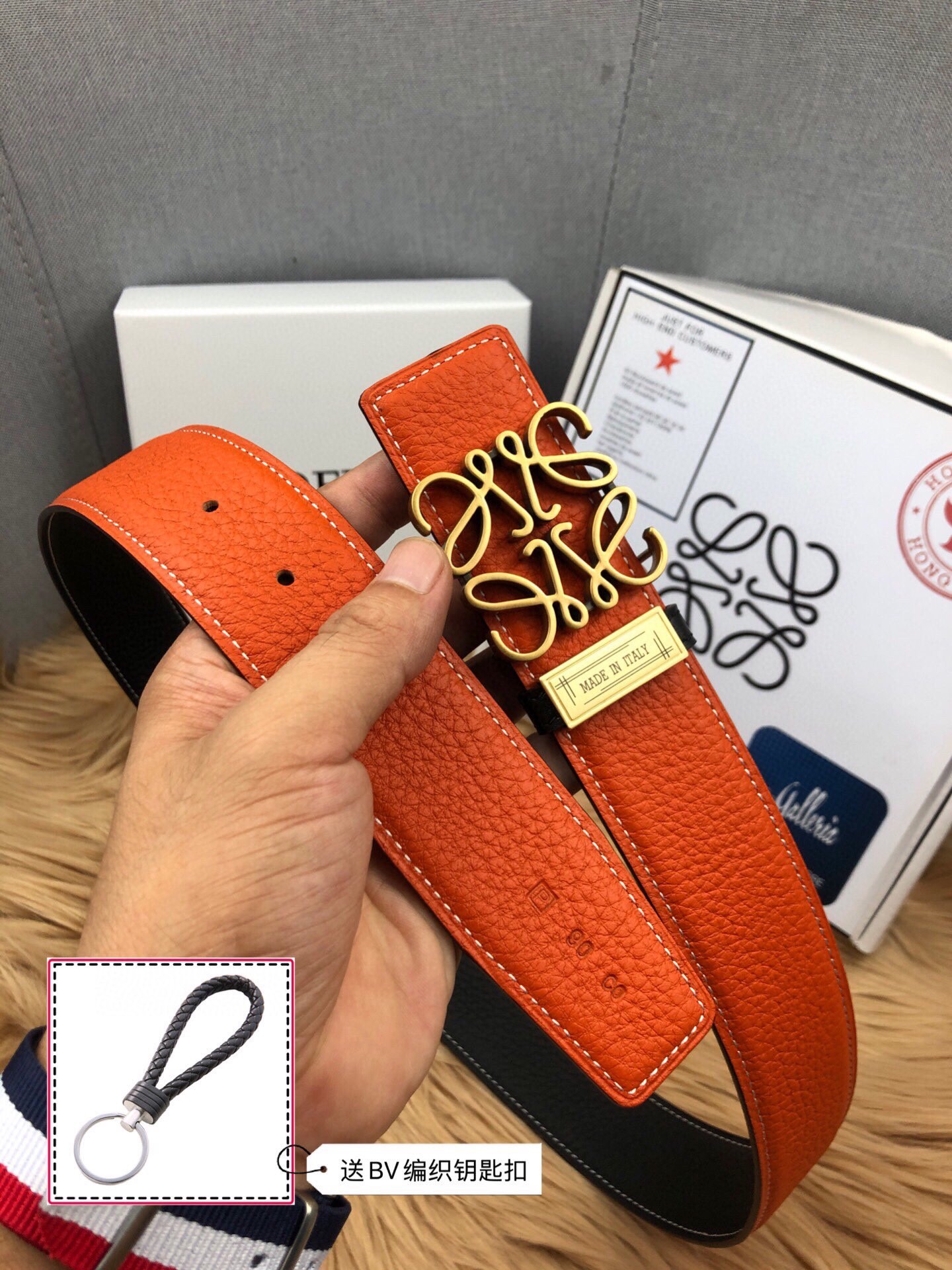 Loewe LOEWE 140 宽度：3 8cm 最新荔枝纹牛皮设计 搭配 款 精品扣