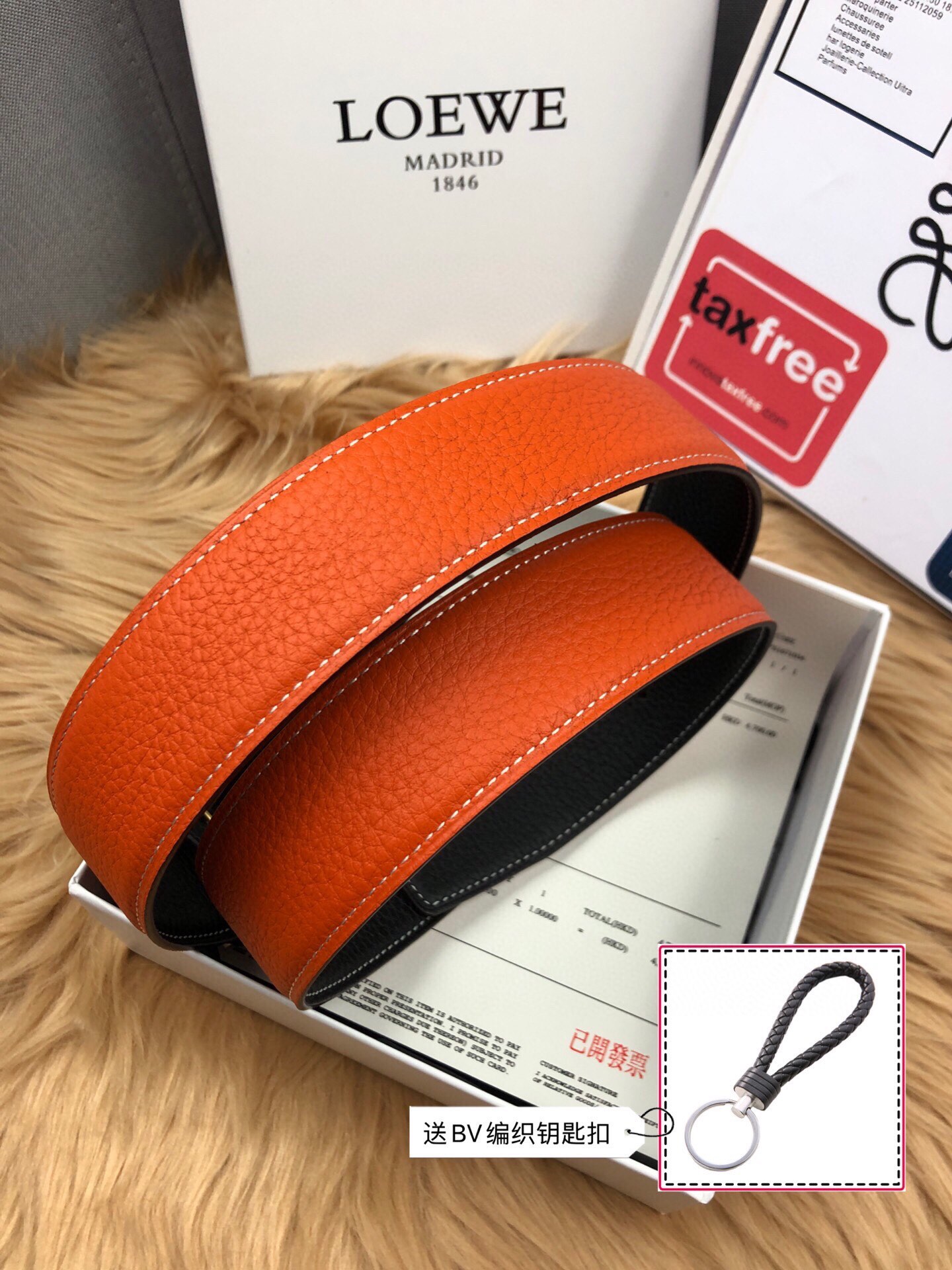 Loewe LOEWE 140 宽度：3 8cm 最新荔枝纹牛皮设计 搭配 款 精品扣