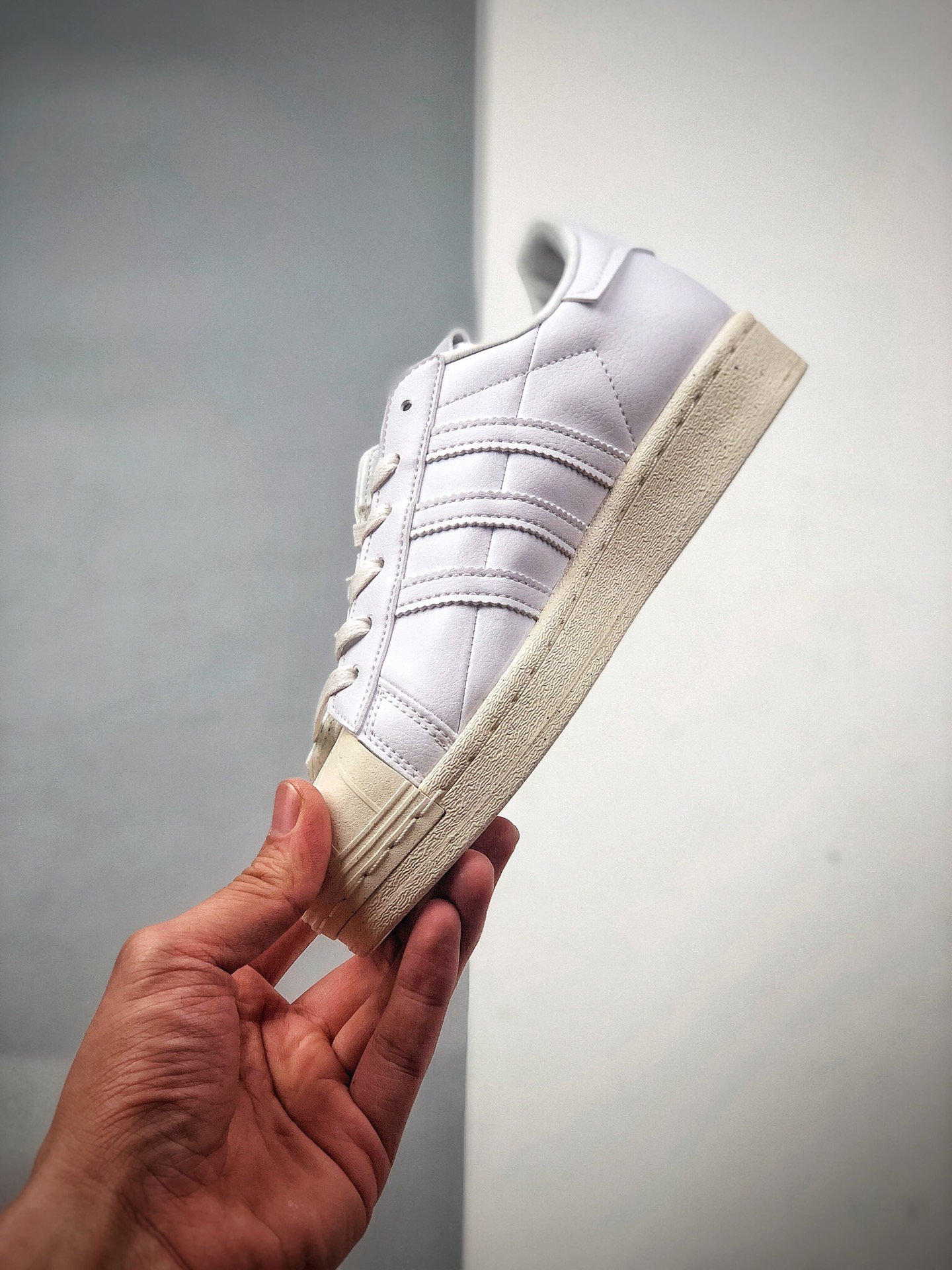 200  Adidas Superstar Star 贝壳头三叶草经典百搭休闲运动板鞋 FW2292