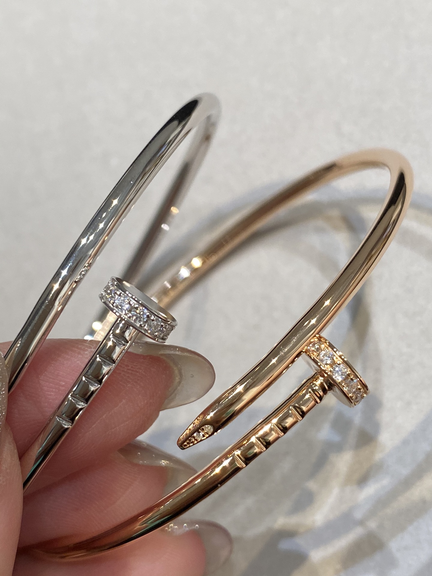 Slim Nail Bracelet with Diamond-Set Head and Tip - Comprehensive 6