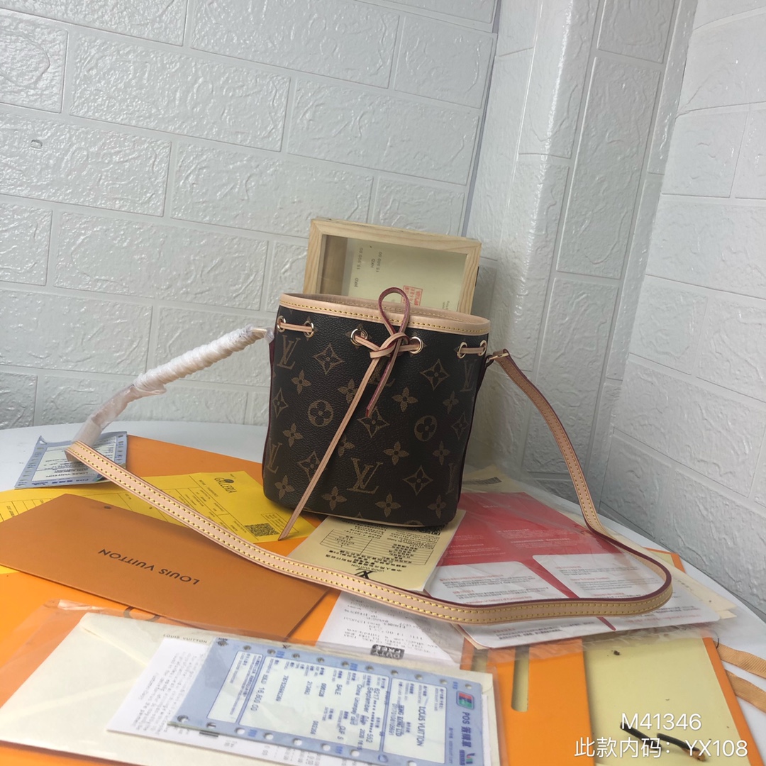 NANO NOE 手袋 - クラシックなモノグラムデザインのミニバッグ