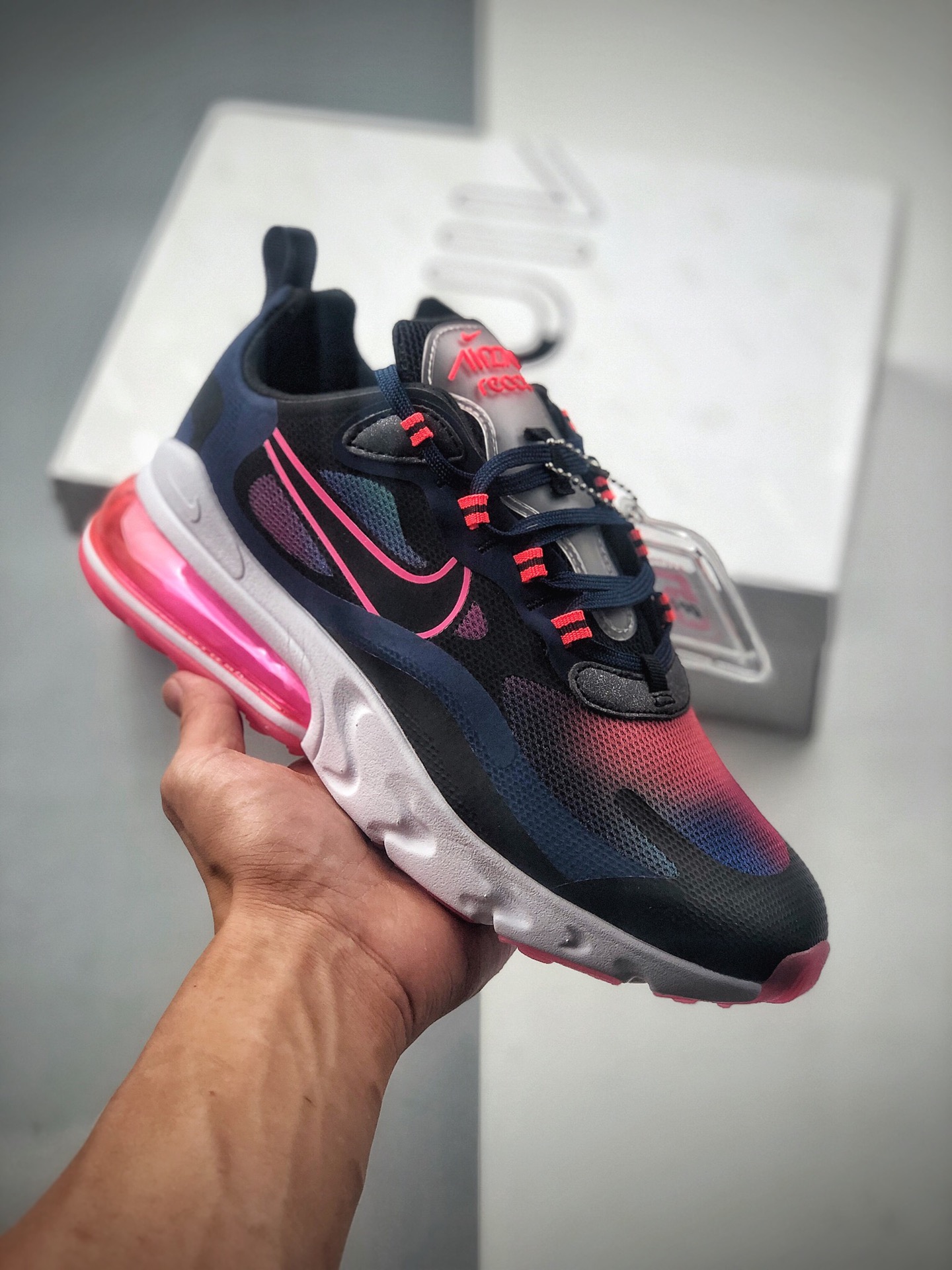 200 Nike Wmns Air Max 270 React ”White/Light Blue”270瑞亚赛车系列后半掌气垫百搭运动慢跑鞋 货号：CK6929-400
