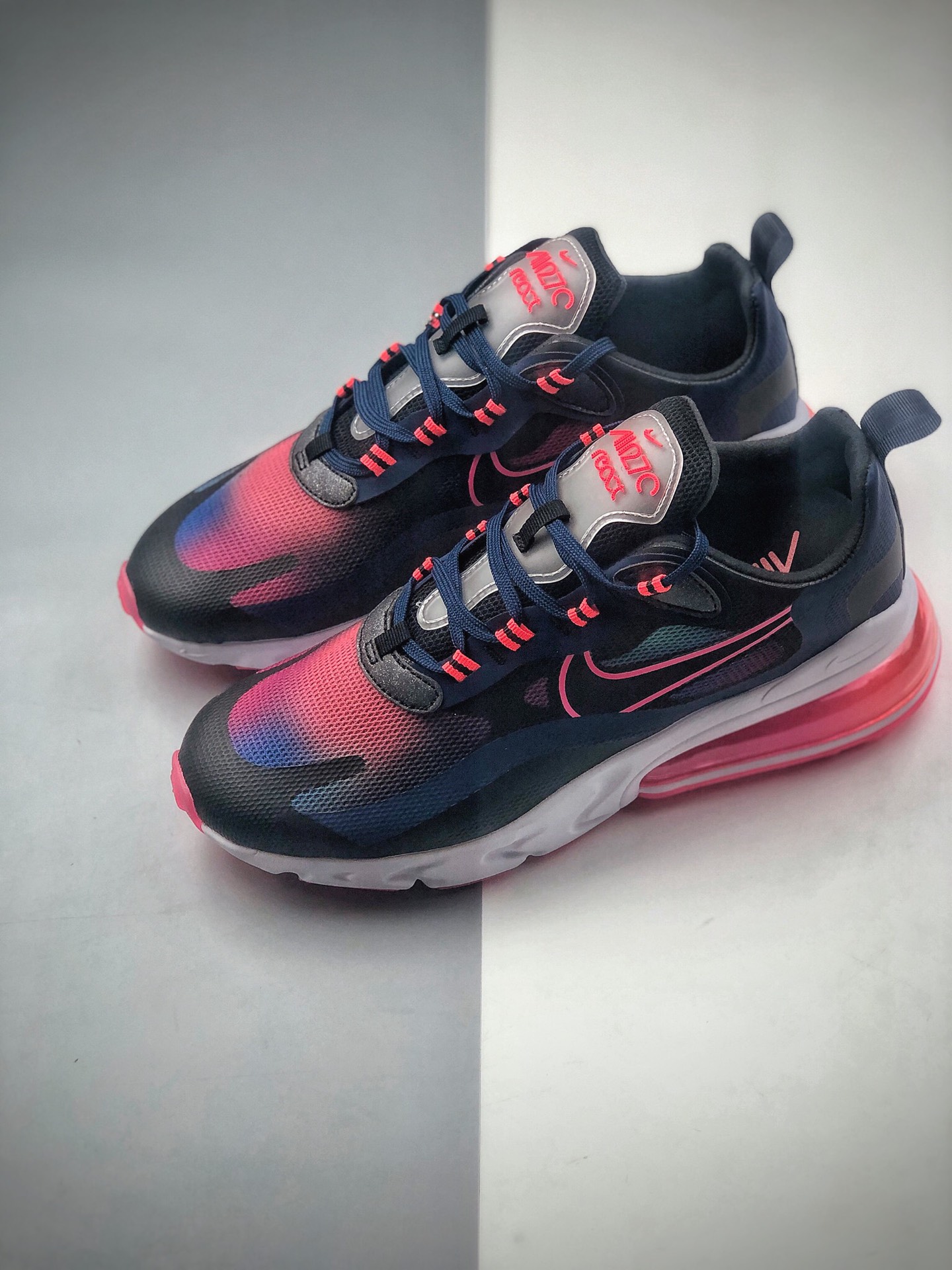 200 Nike Wmns Air Max 270 React ”White/Light Blue”270瑞亚赛车系列后半掌气垫百搭运动慢跑鞋 货号：CK6929-400