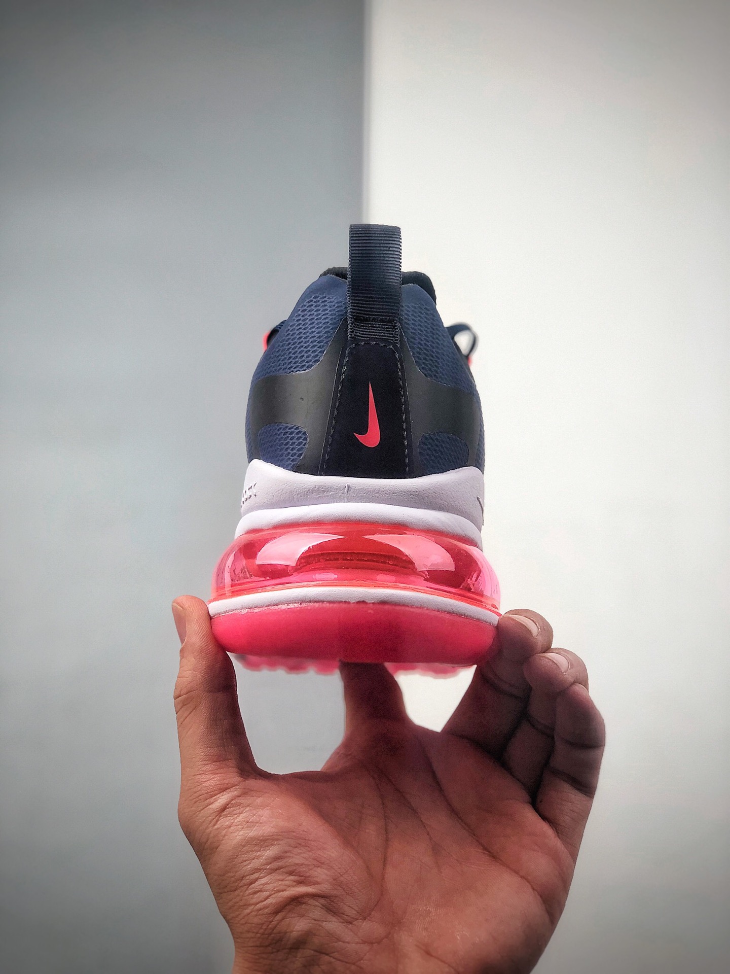 200 Nike Wmns Air Max 270 React ”White/Light Blue”270瑞亚赛车系列后半掌气垫百搭运动慢跑鞋 货号：CK6929-400