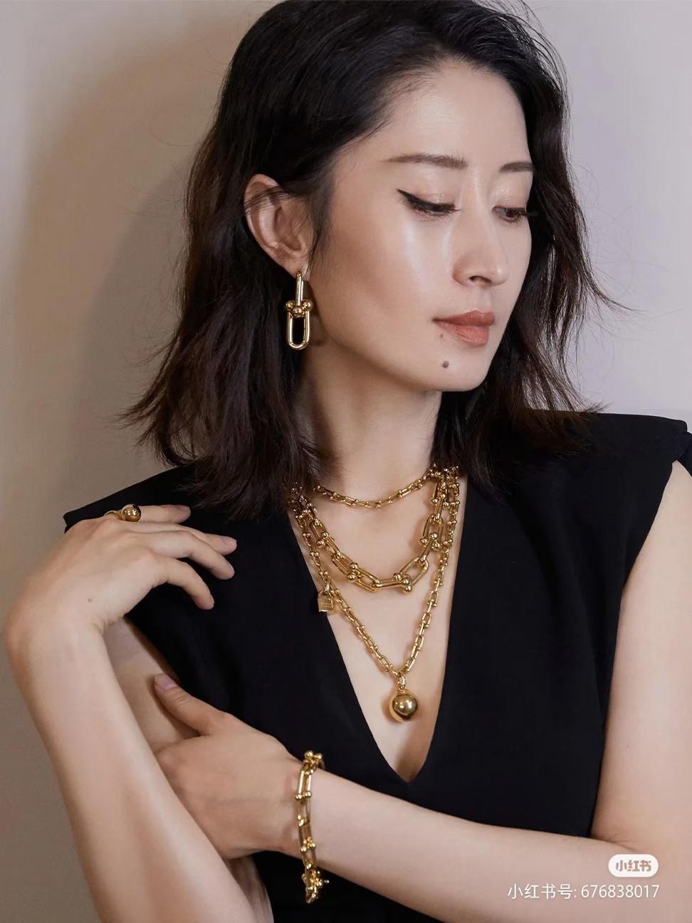 Tiffany & Co. 大小U型 上身效果参考
