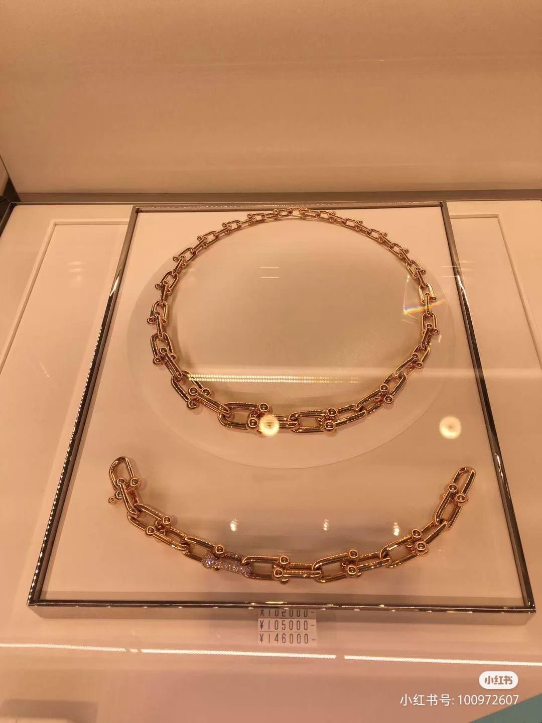 Tiffany & Co. 大小U型 上身效果参考